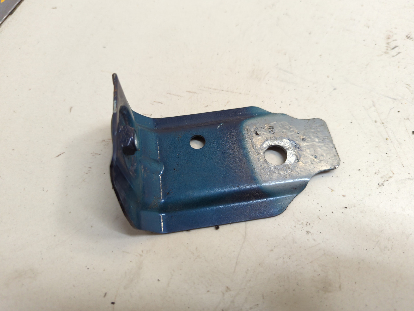 Кронштейн крепления крыла