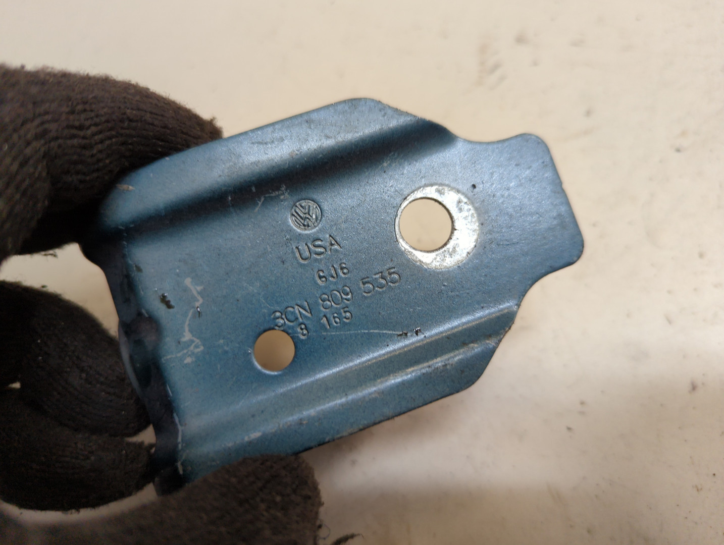 Кронштейн крепления крыла