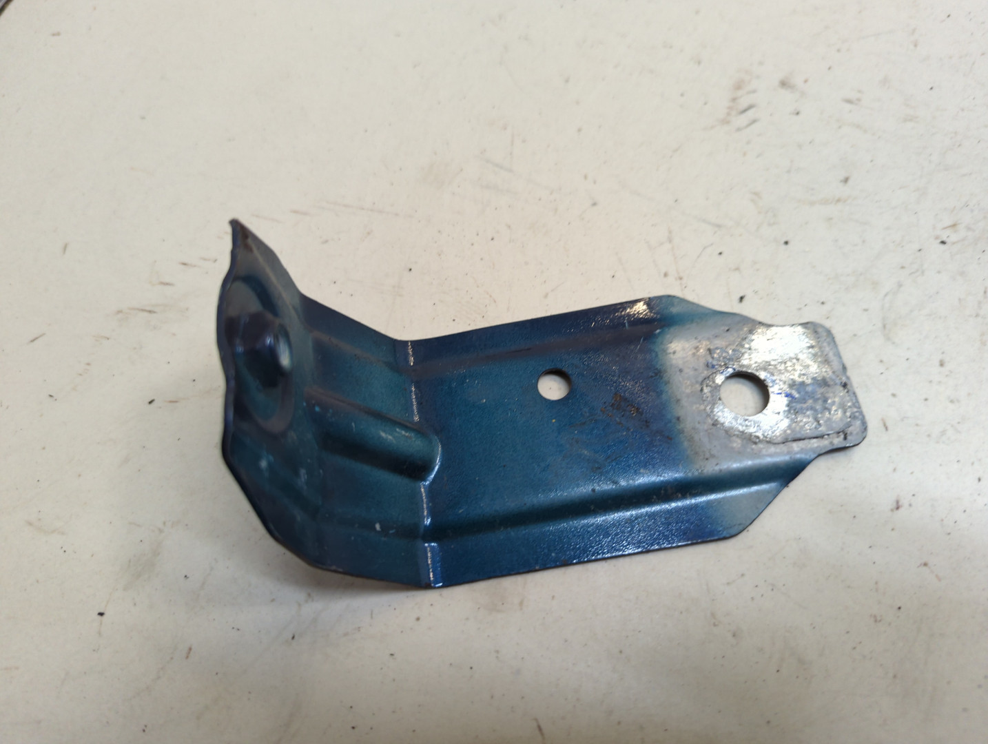 Кронштейн крепления крыла