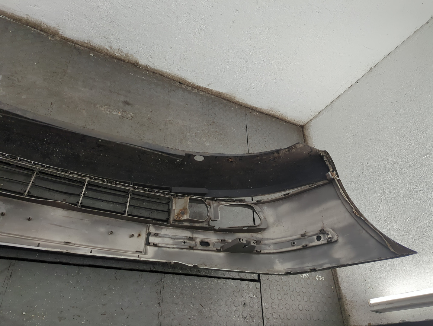 Бампер передний