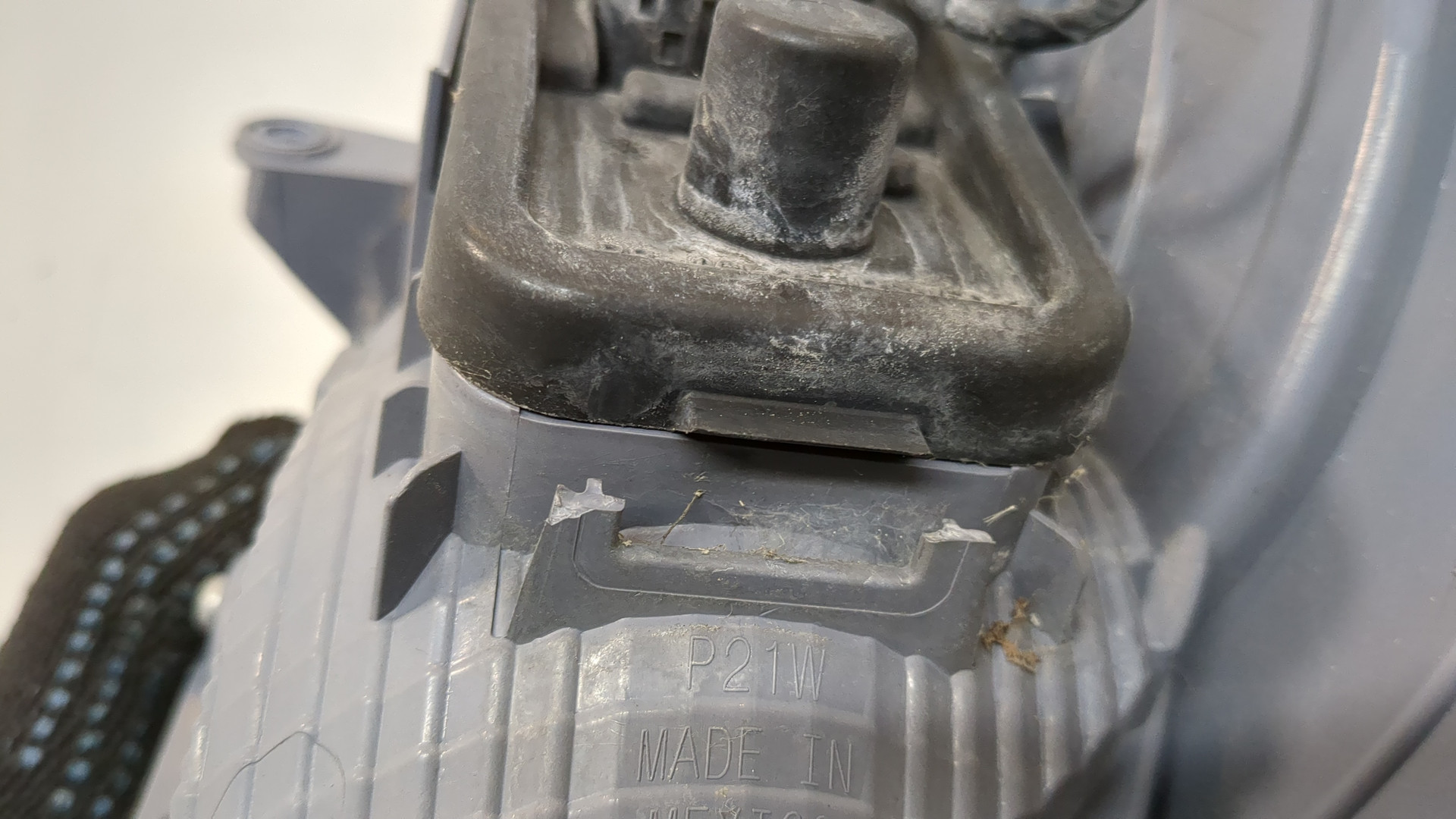 Фонарь задний левый