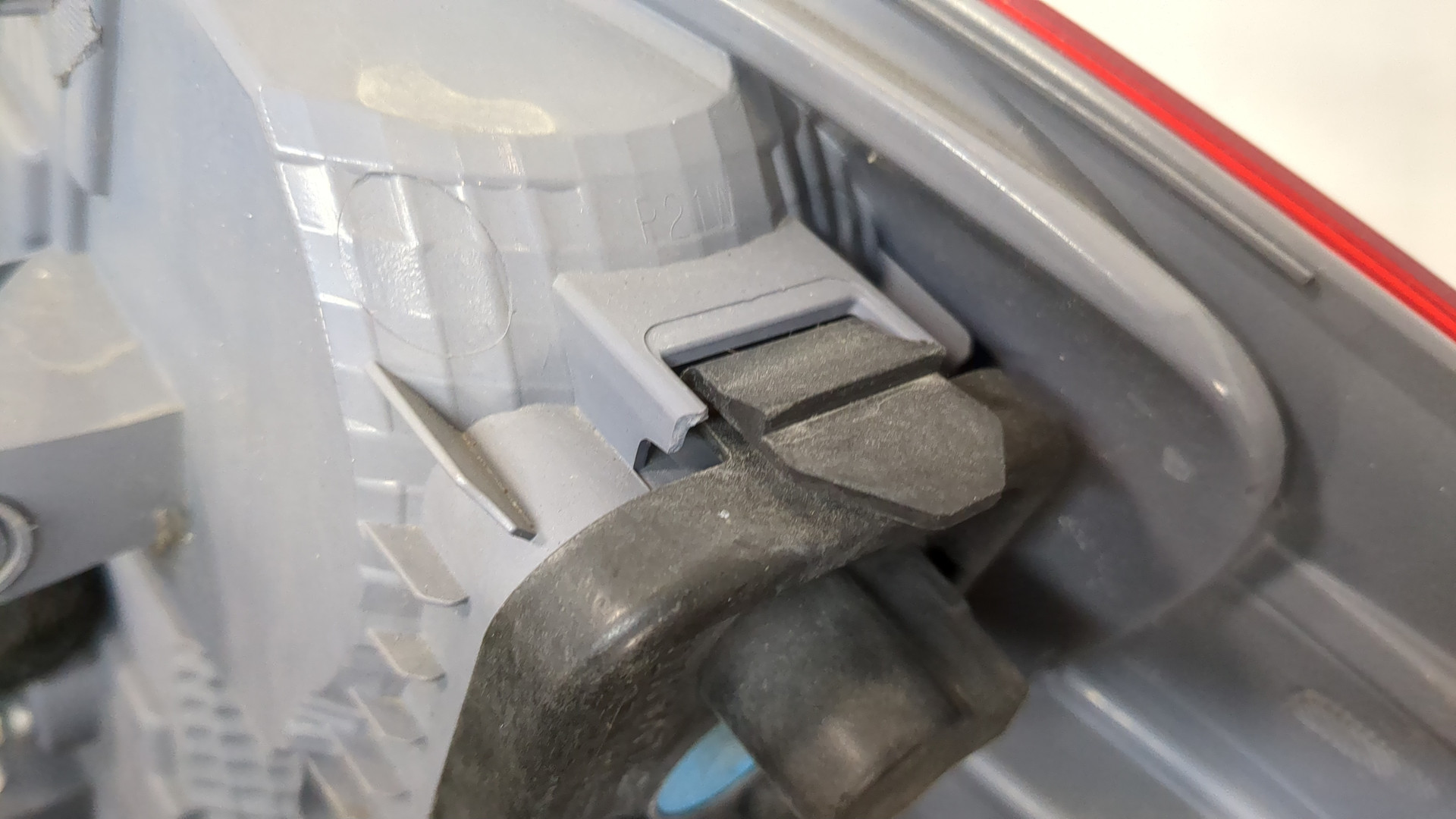 Фонарь задний левый