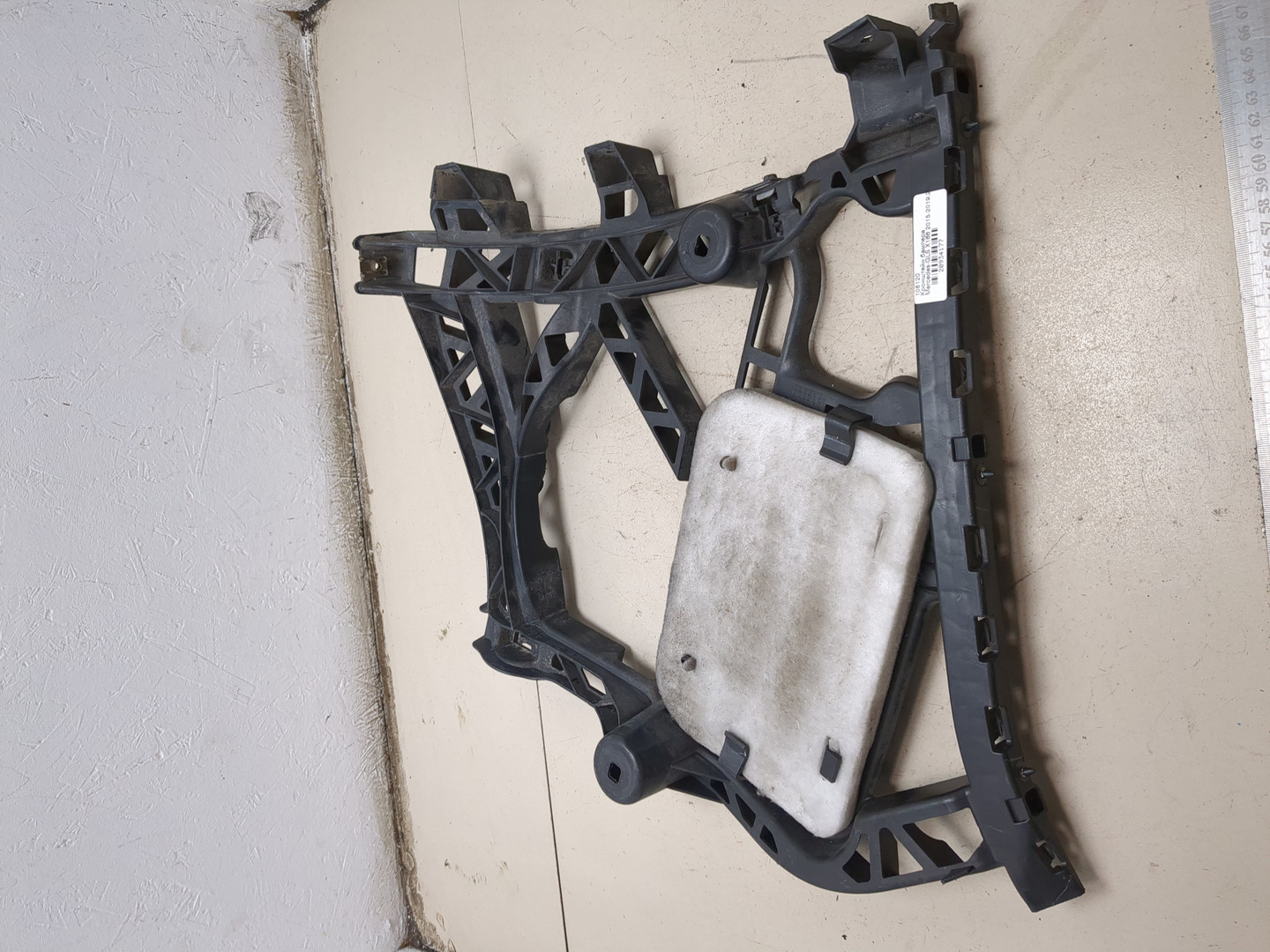 Кронштейн заднего бампера правый