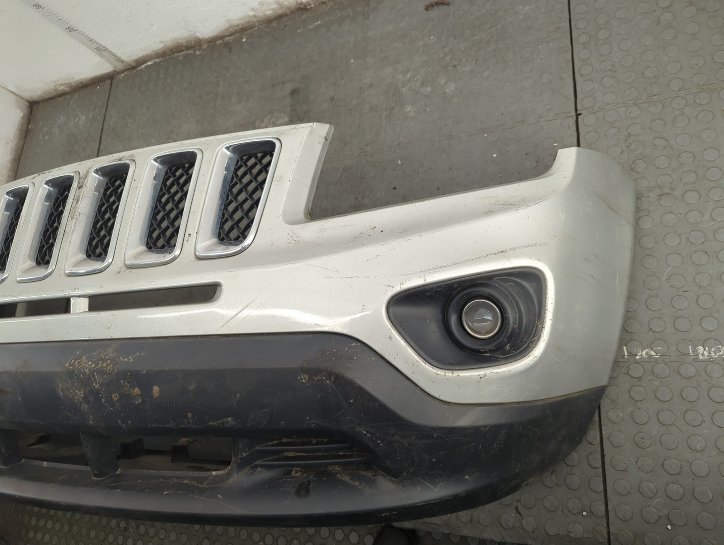 Бампер передний