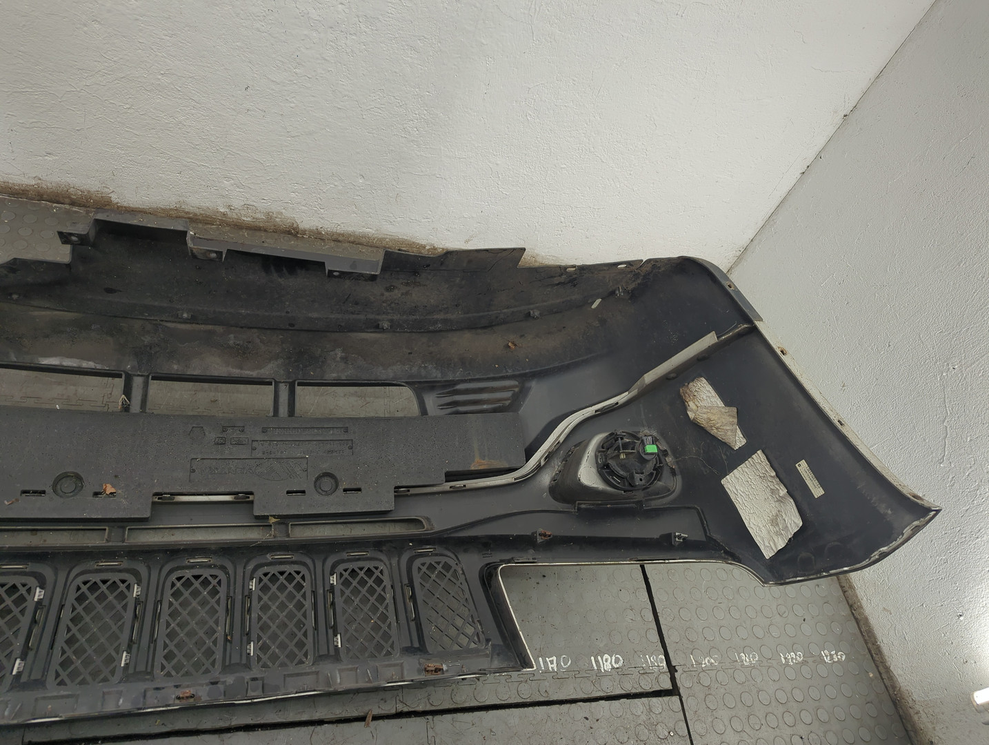 Бампер передний