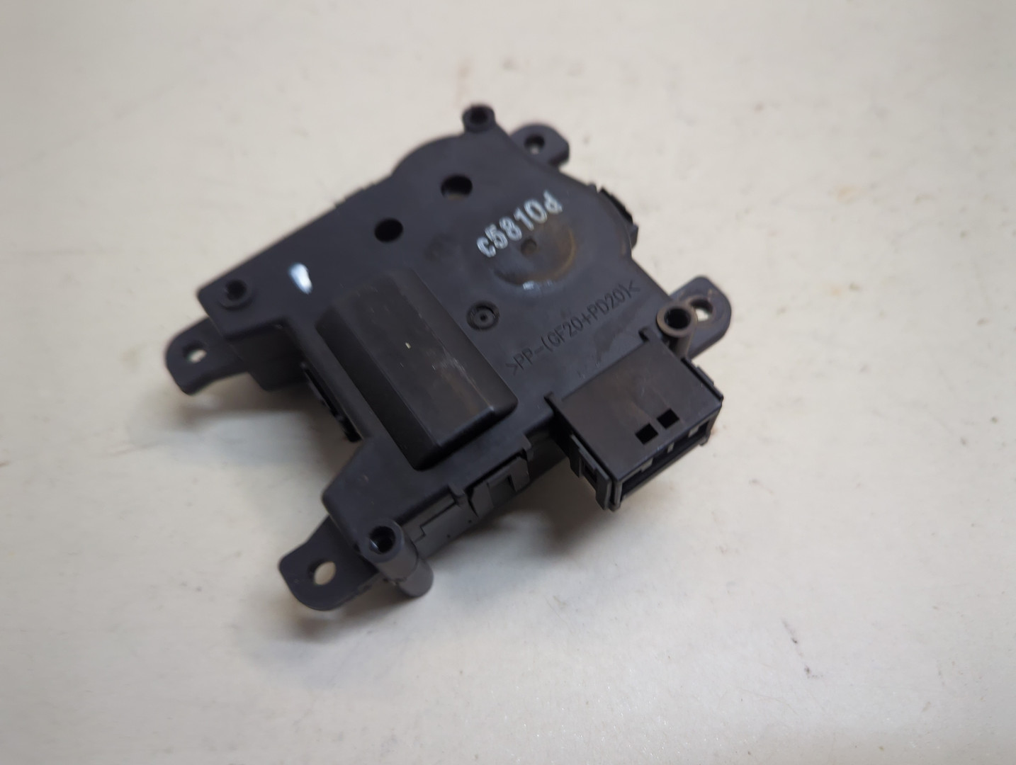 Моторчик заслонки печки