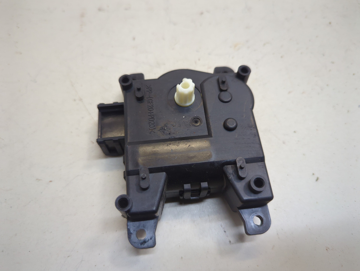 Моторчик заслонки печки