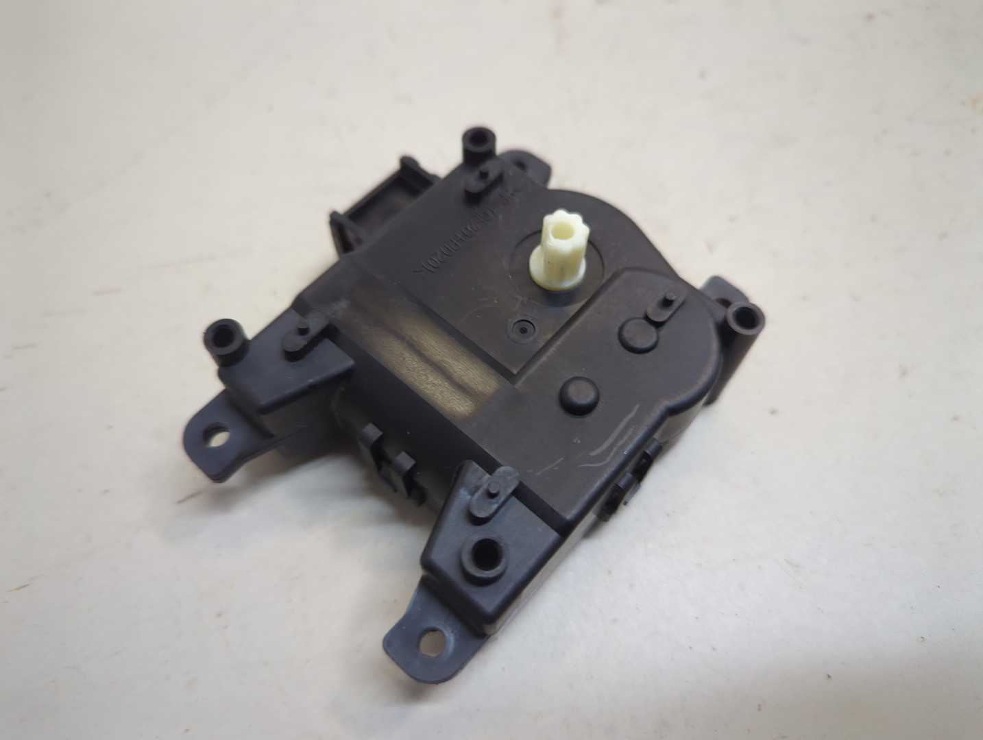 Моторчик заслонки печки