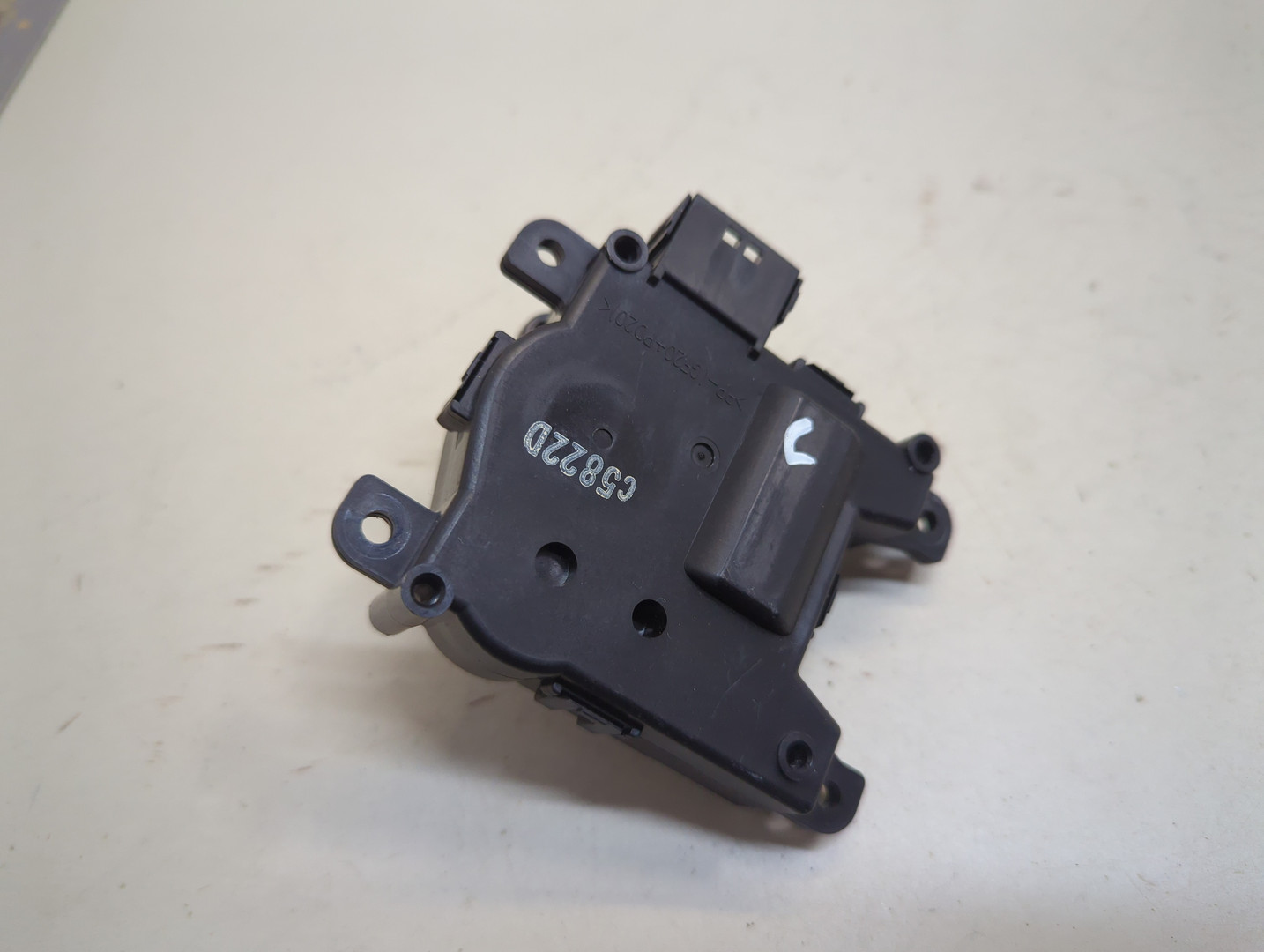 Моторчик заслонки печки