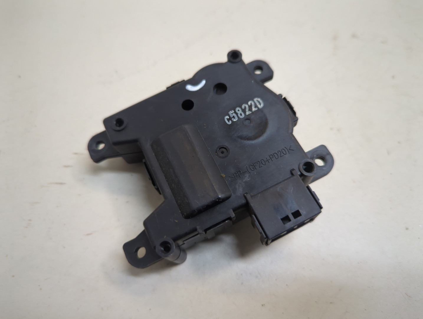 Моторчик заслонки печки