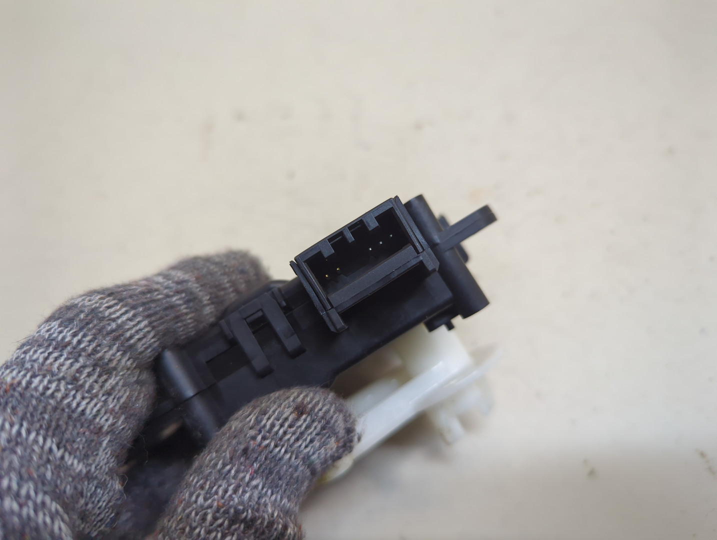 Моторчик заслонки печки