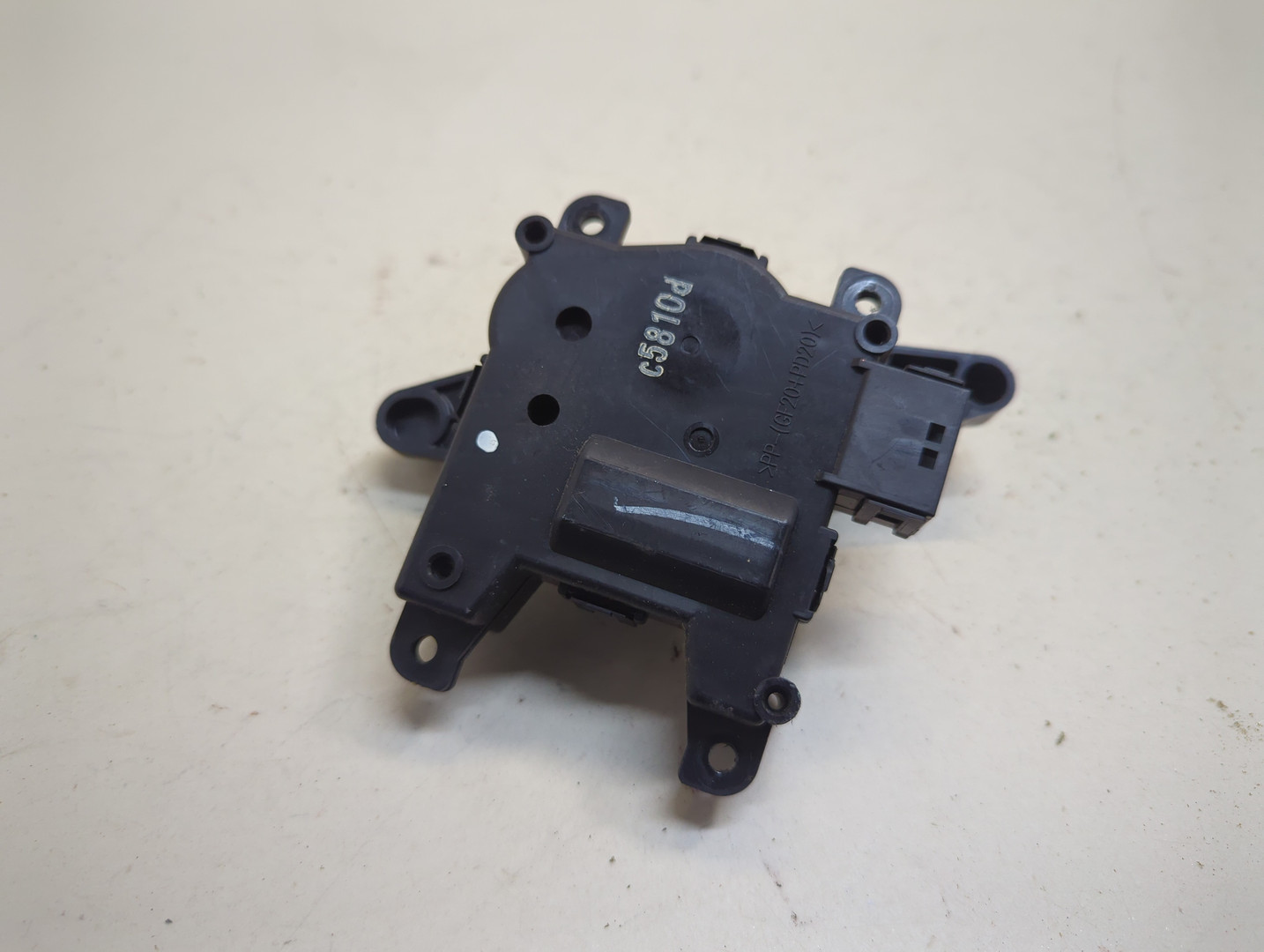 Моторчик заслонки печки