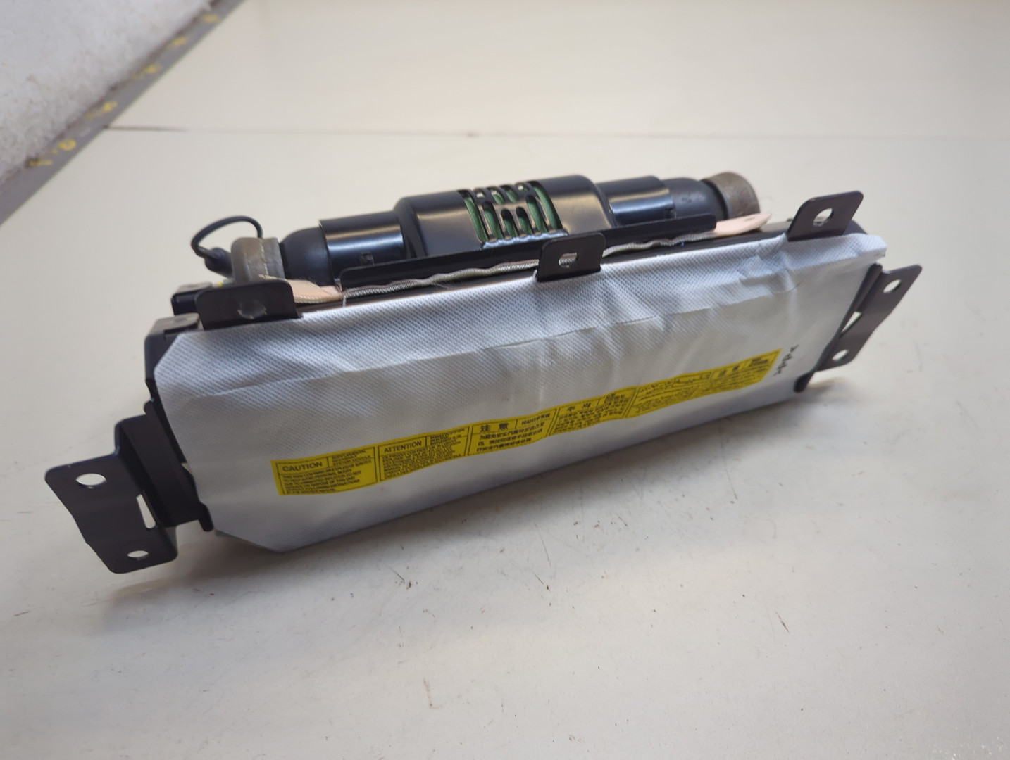 Подушка безопасности пассажирская (в торпедо)