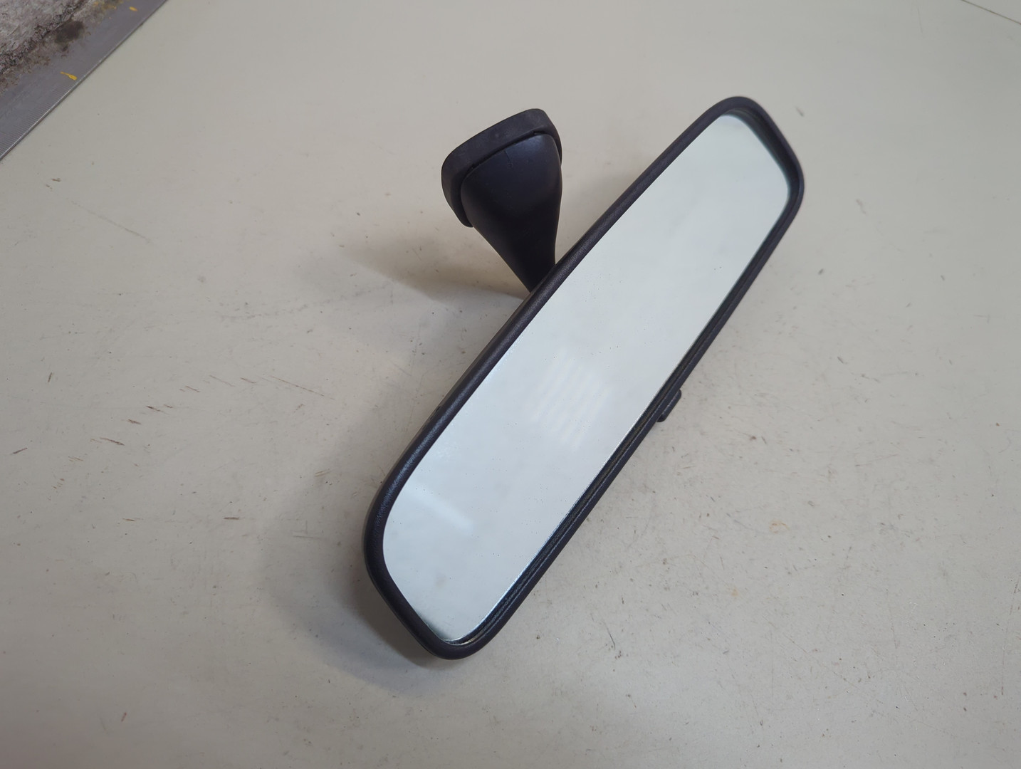 Зеркало заднего вида