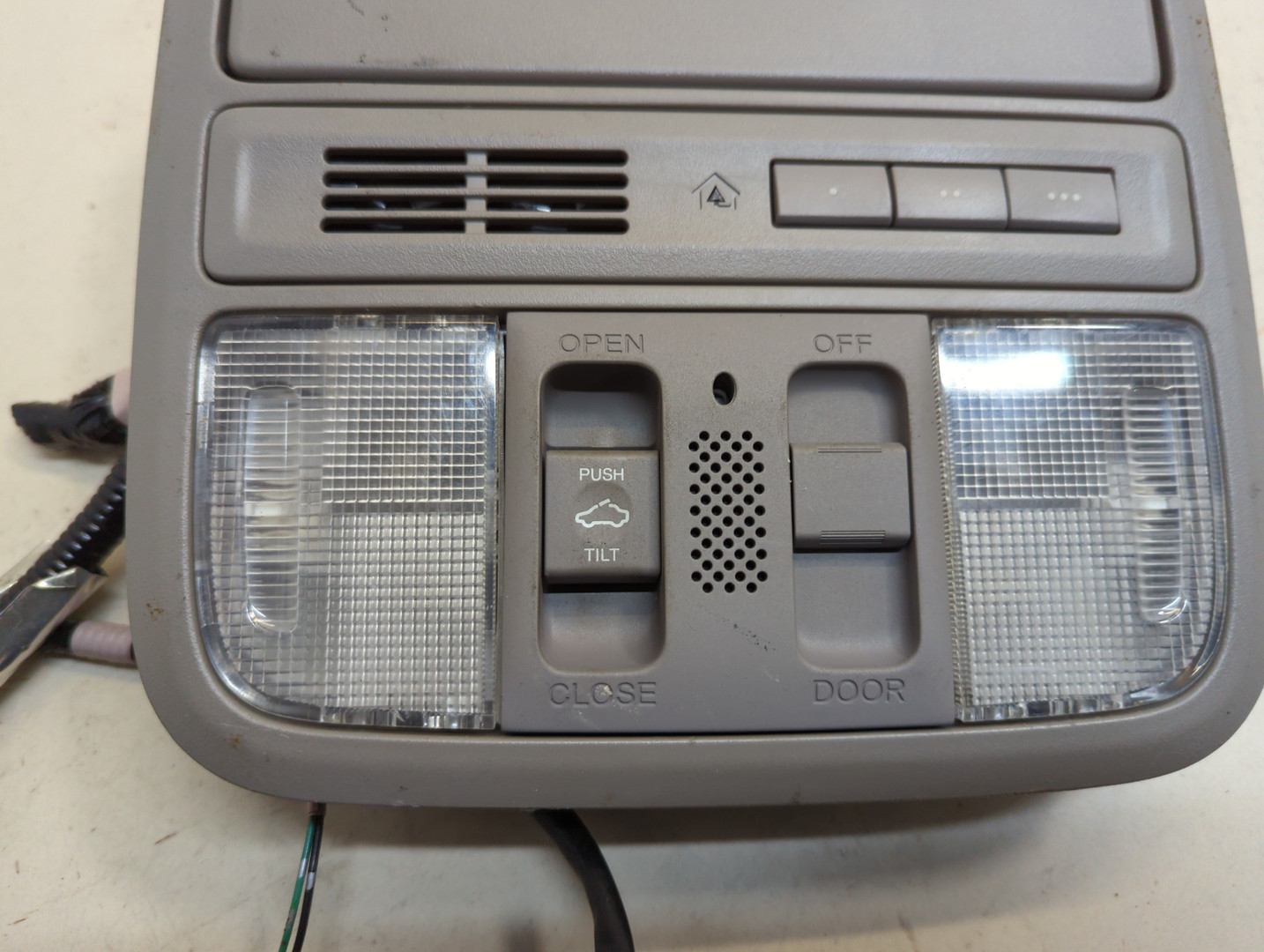 Плафон салонный