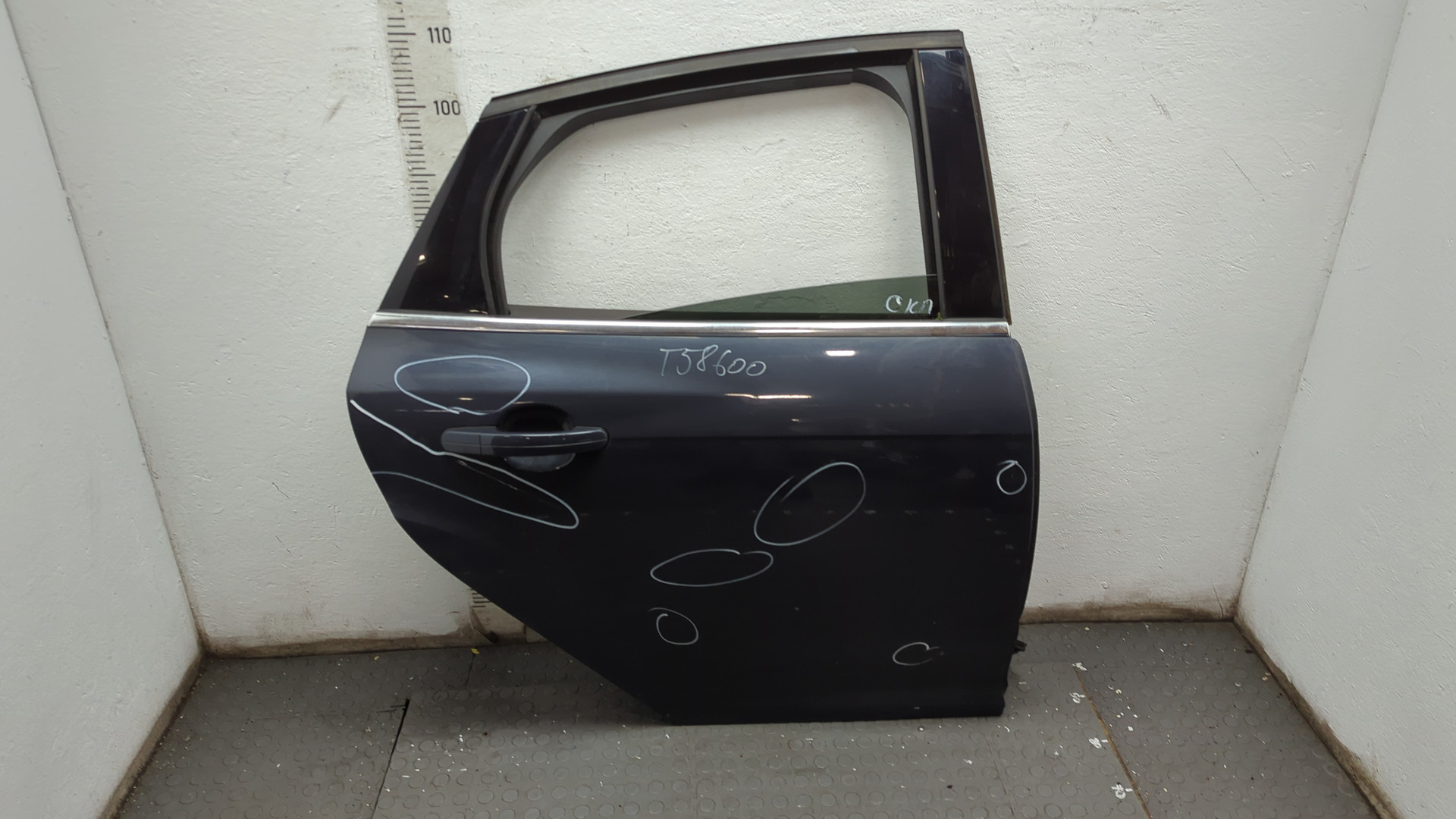 Дверь задняя правая
