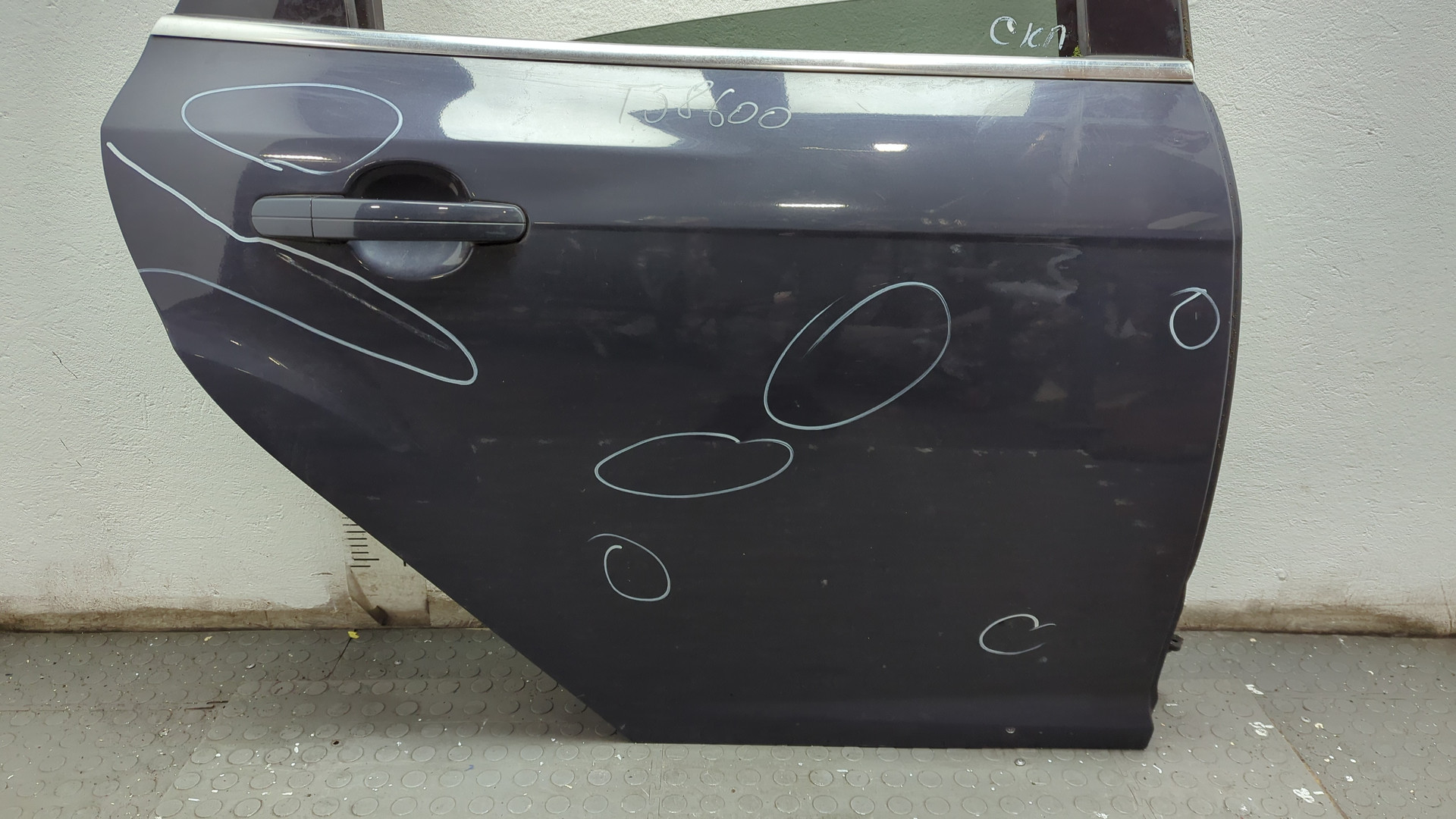Дверь задняя правая