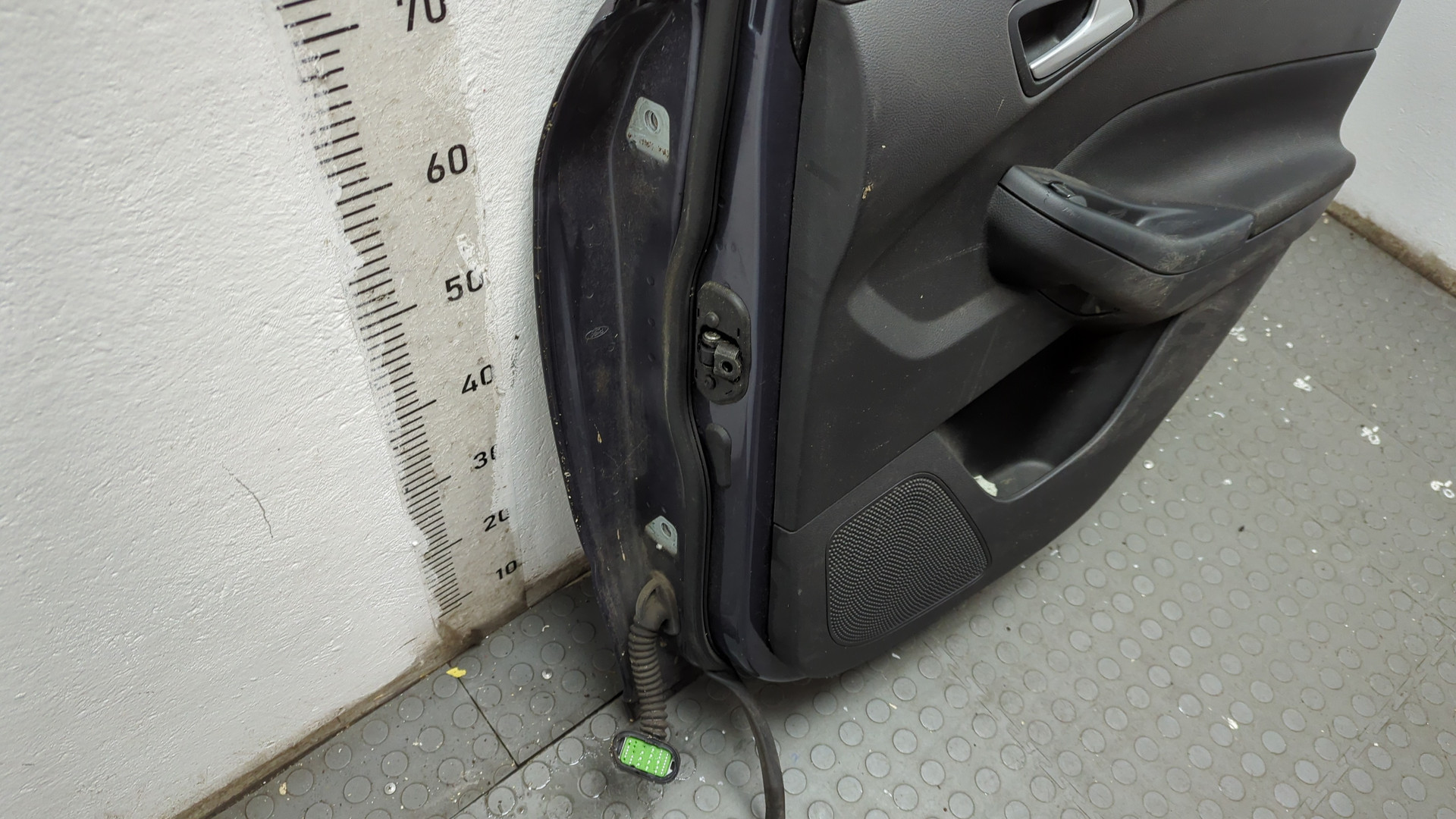 Дверь задняя правая