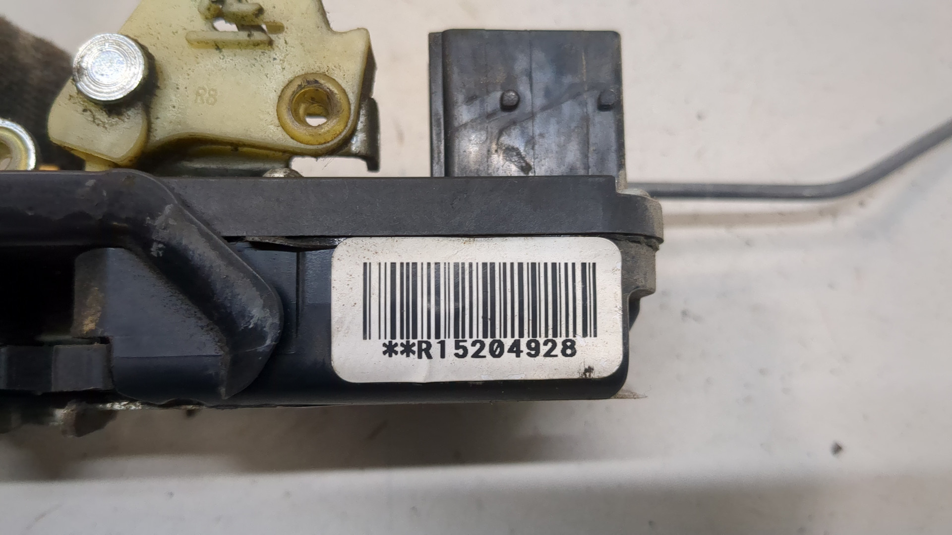 Замок двери передней правой