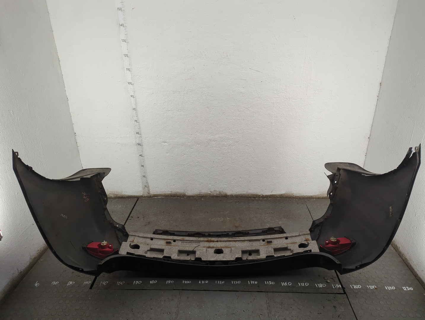 Бампер задний