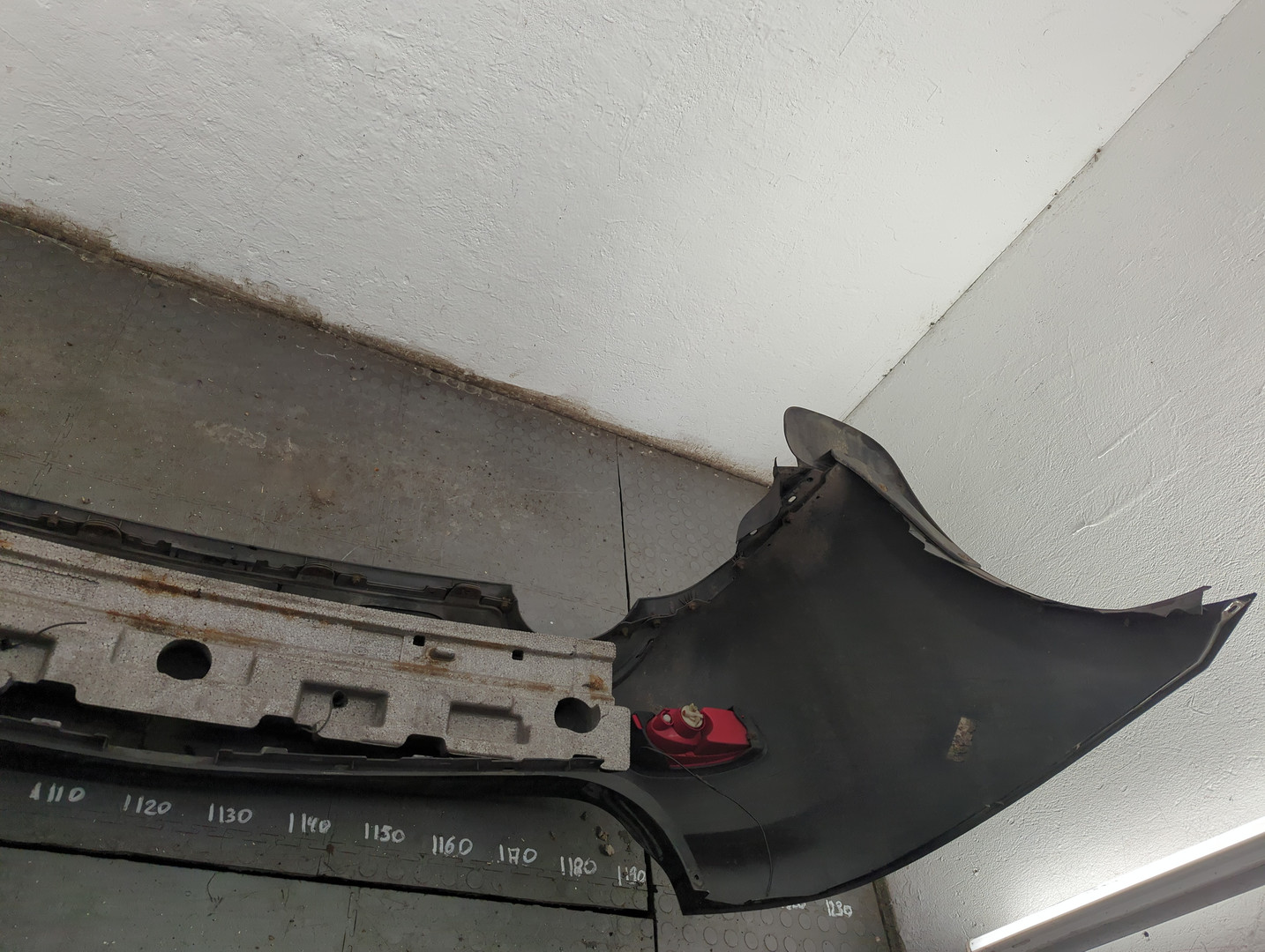 Бампер задний