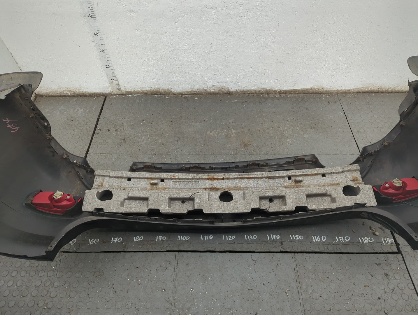 Бампер задний