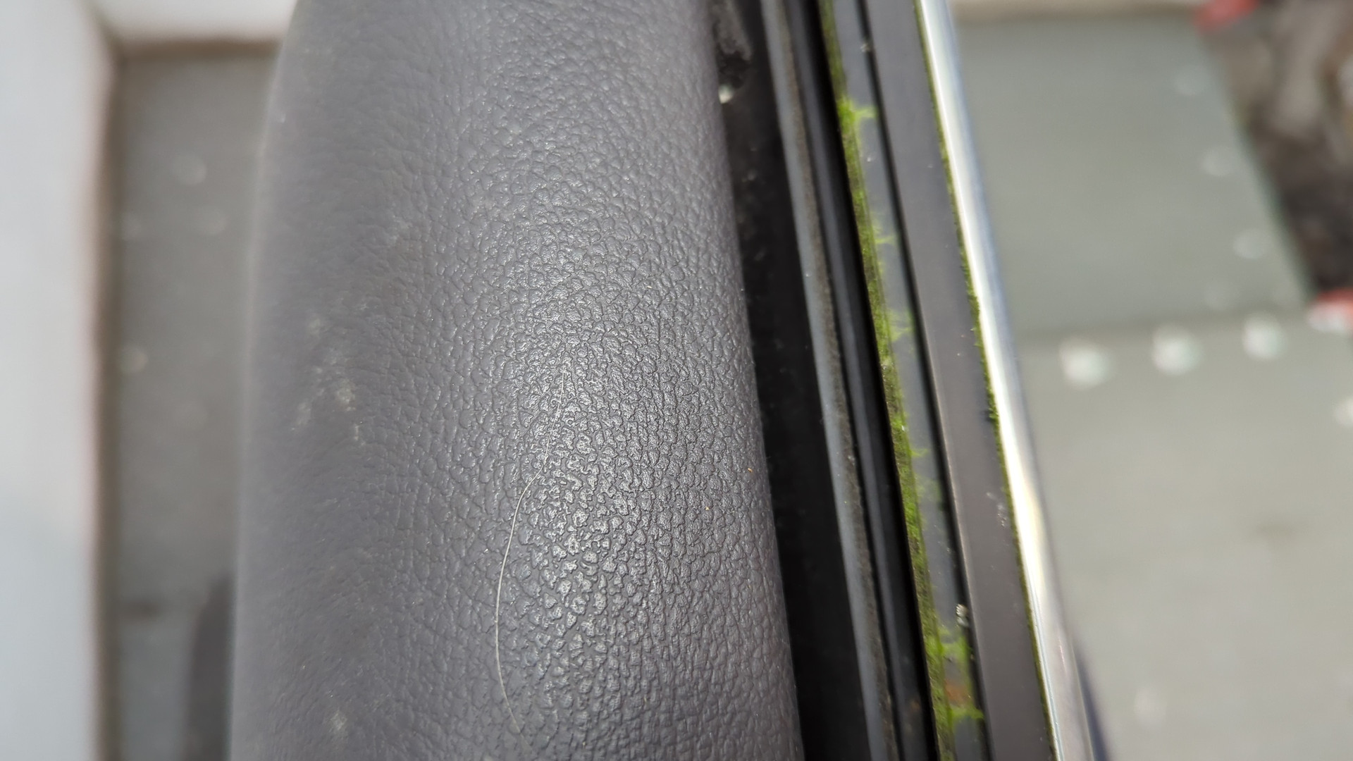 Дверь передняя левая