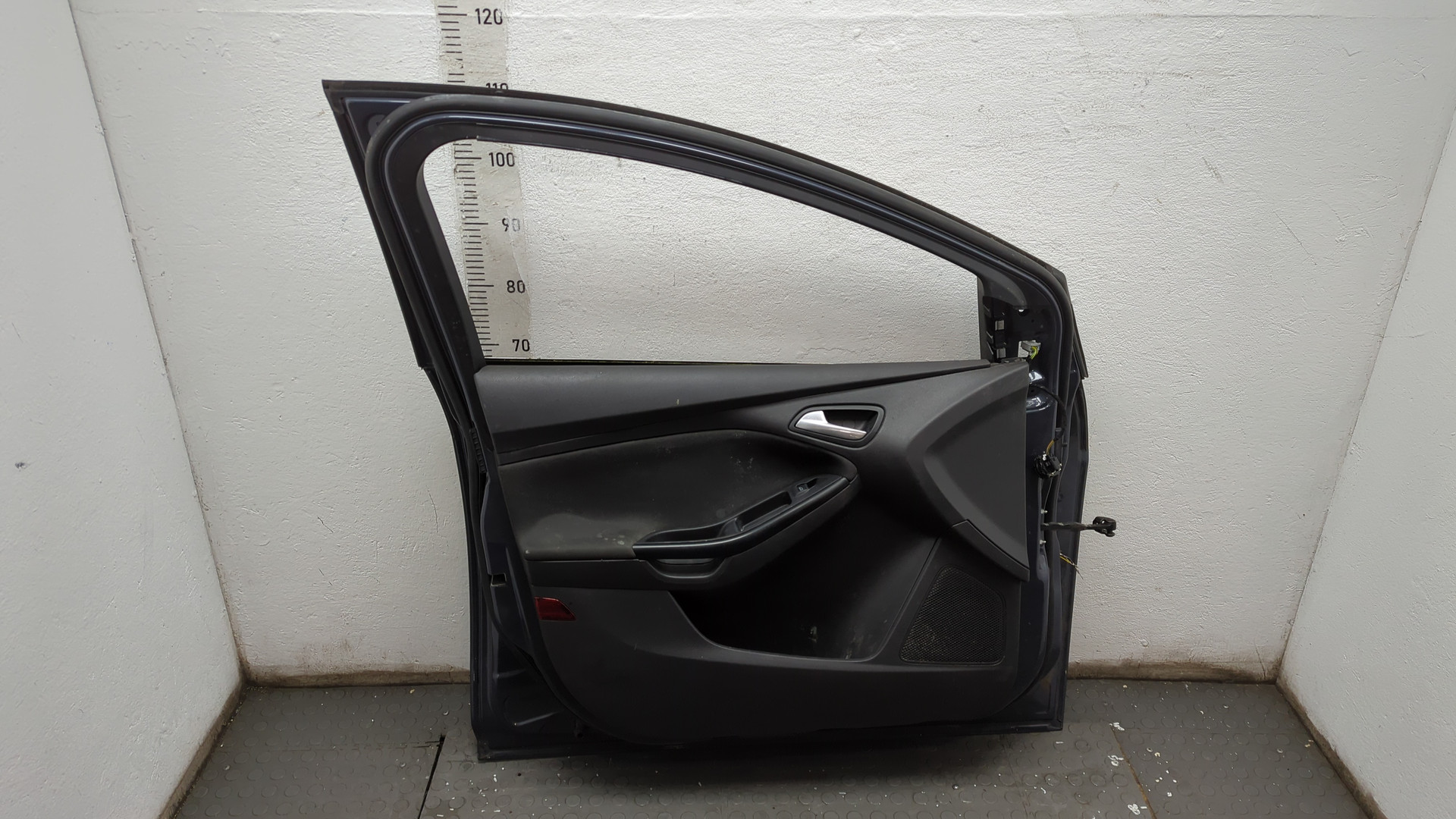 Дверь передняя левая