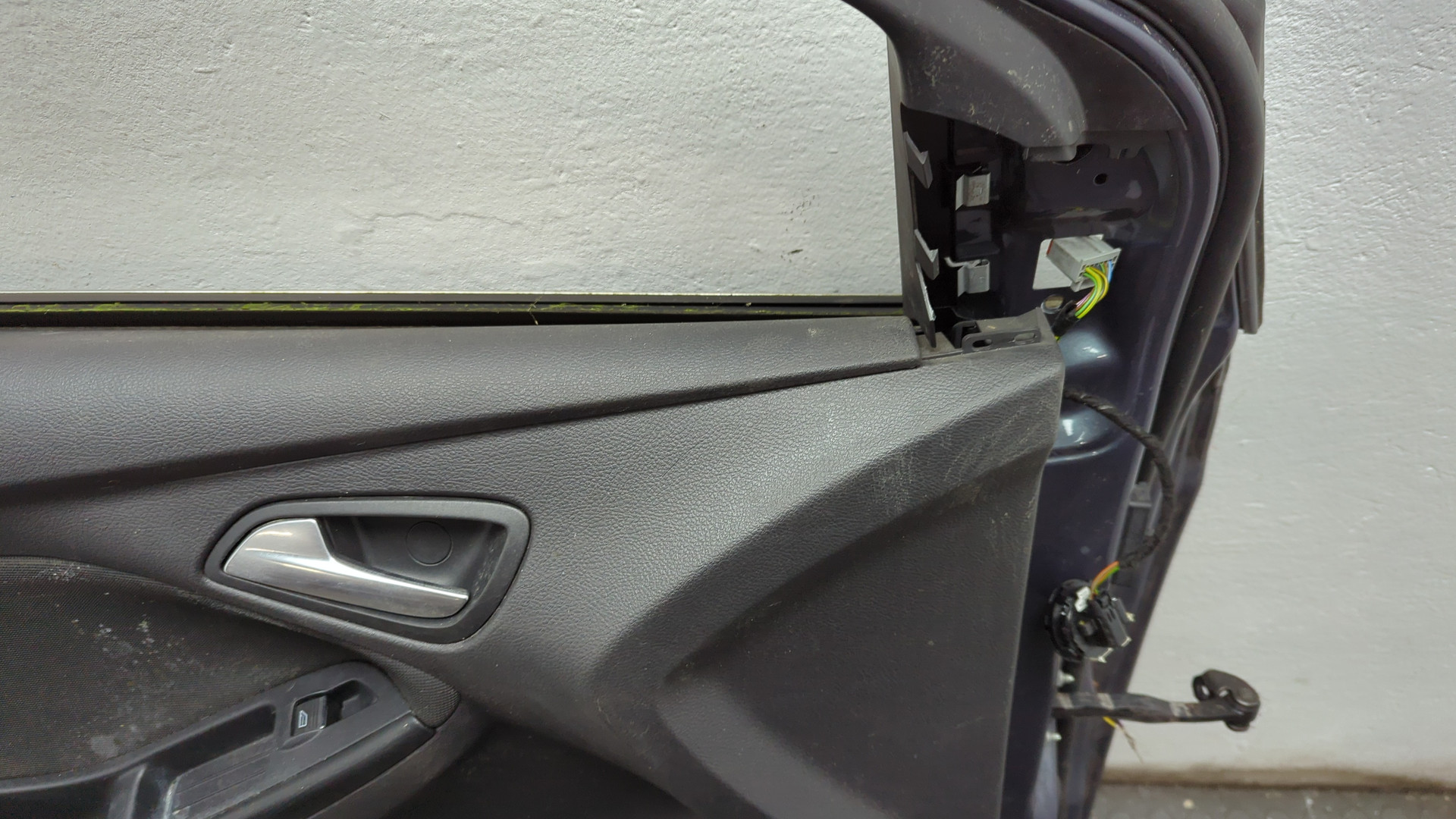 Дверь передняя левая