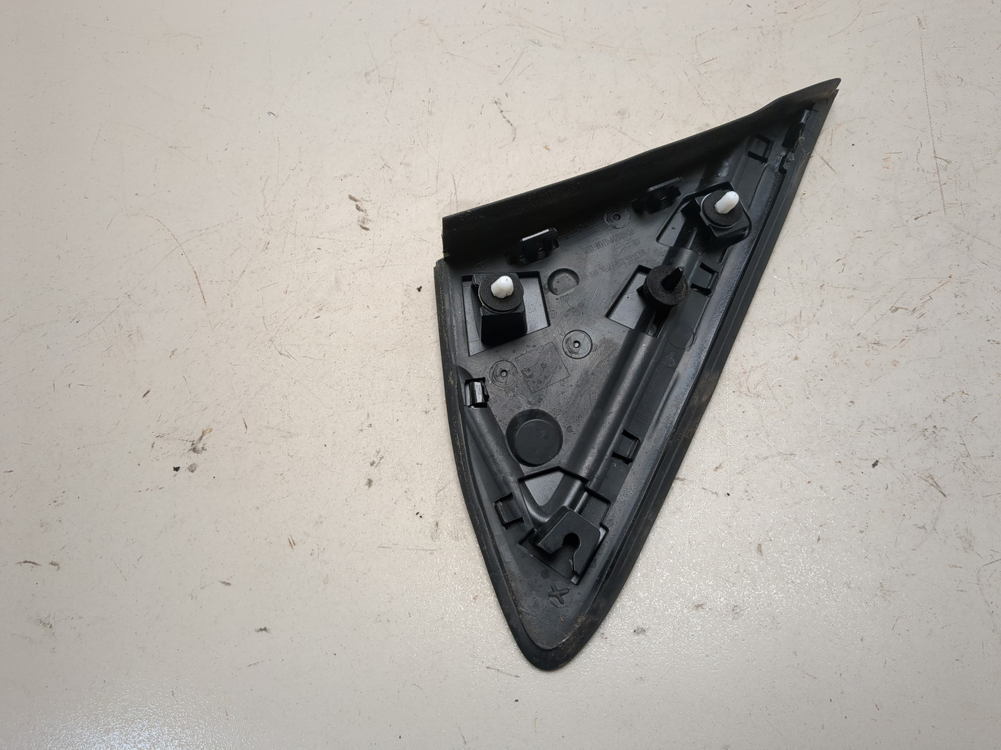 Накладка переднего крыла левого