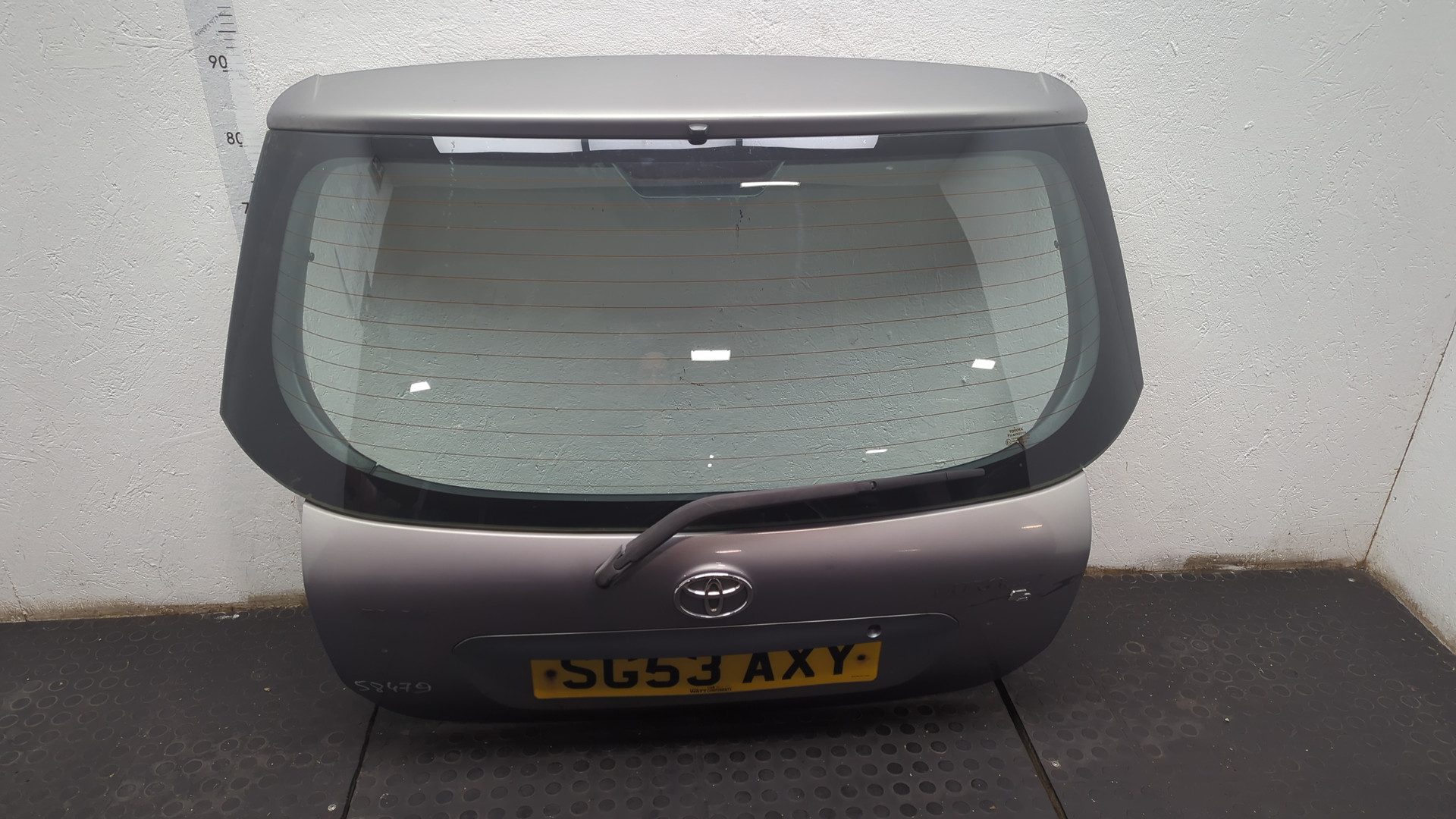 Дверь багажника