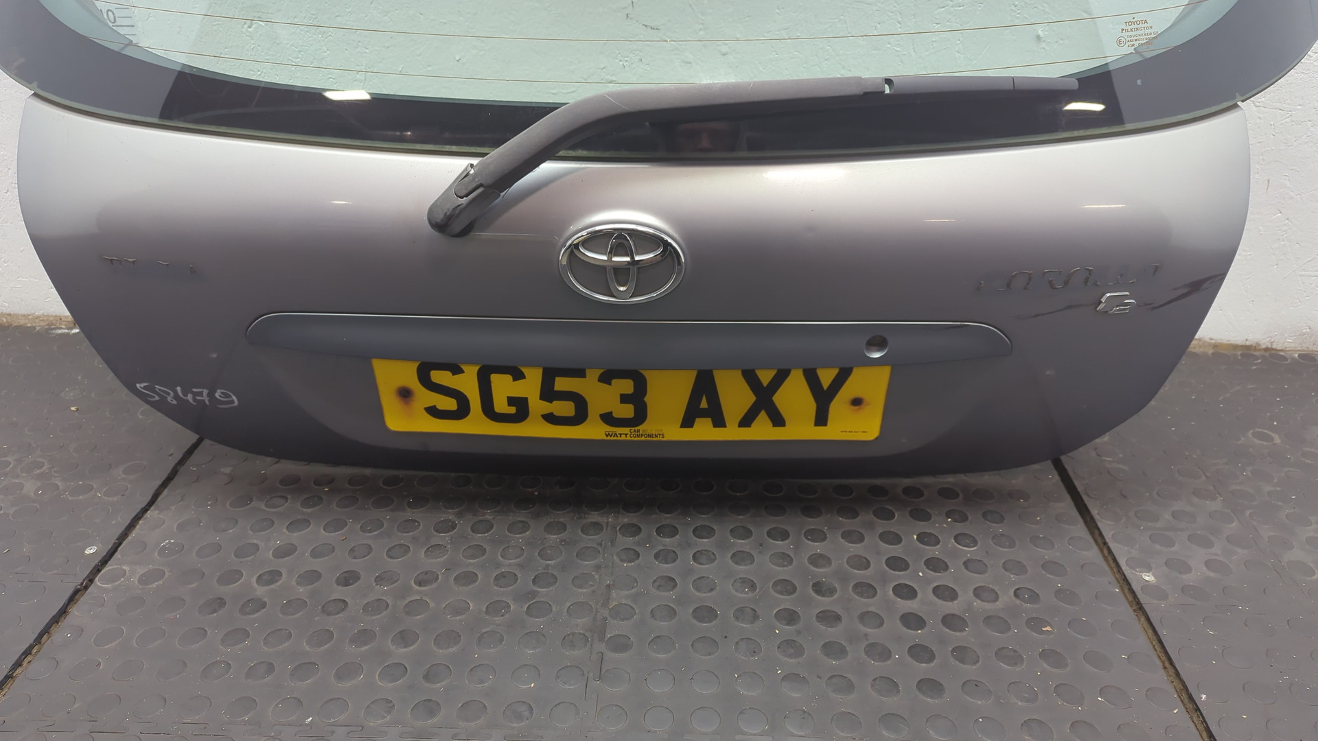 Дверь багажника