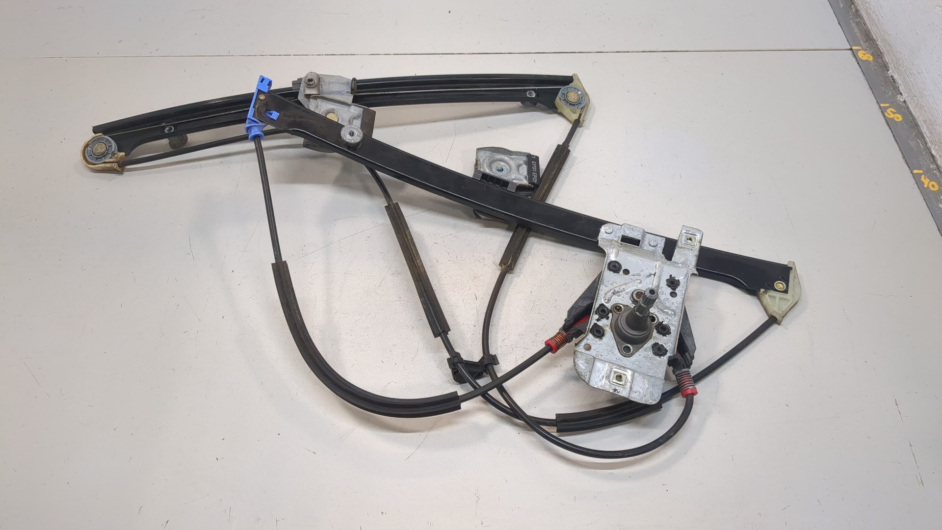 Стеклоподъемник механ. передний правый