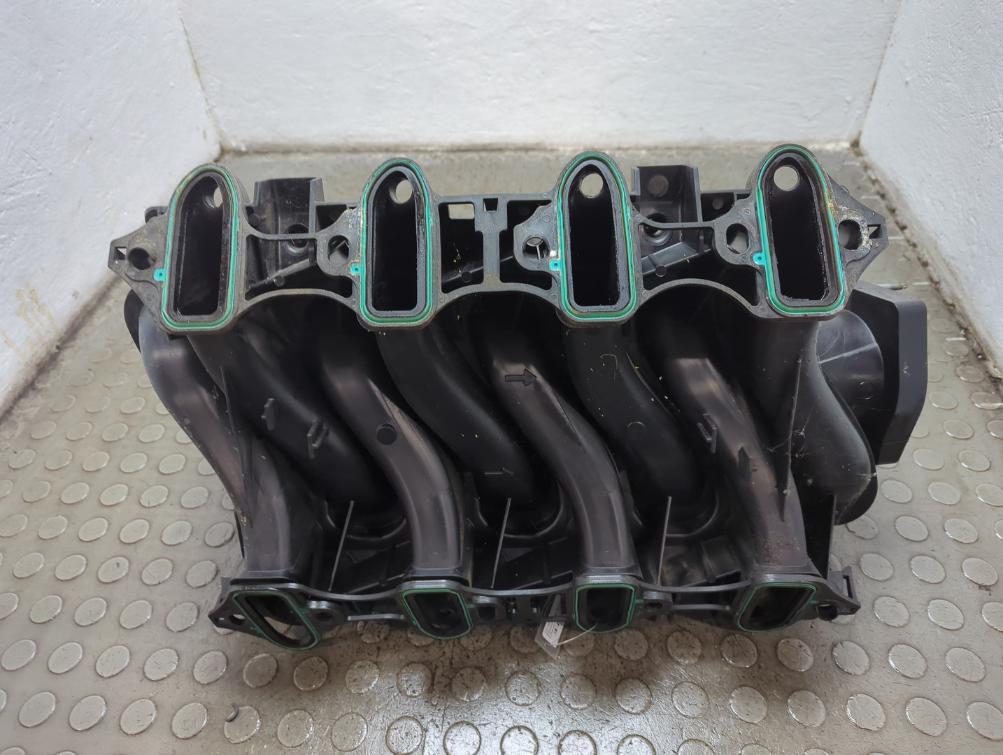 Коллектор впускной