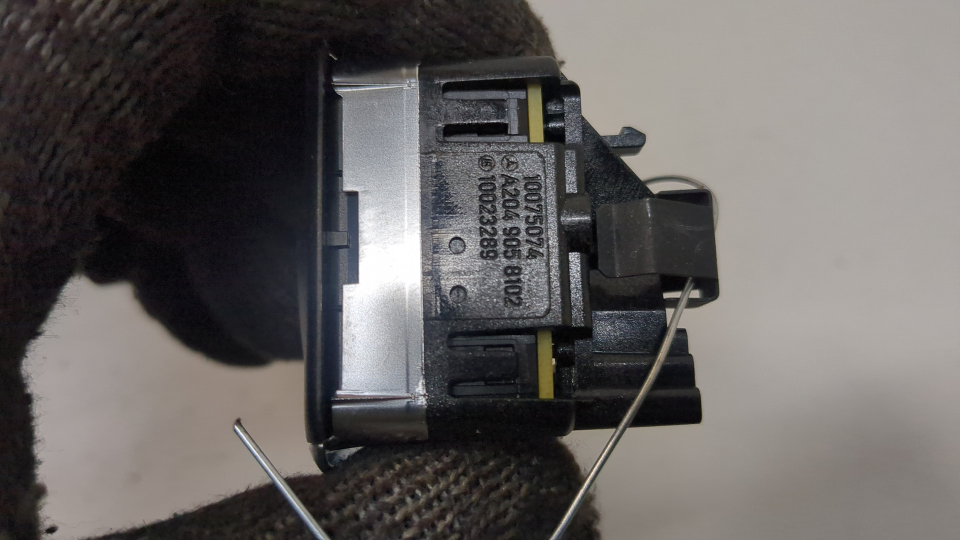 Кнопка стеклоподъемника