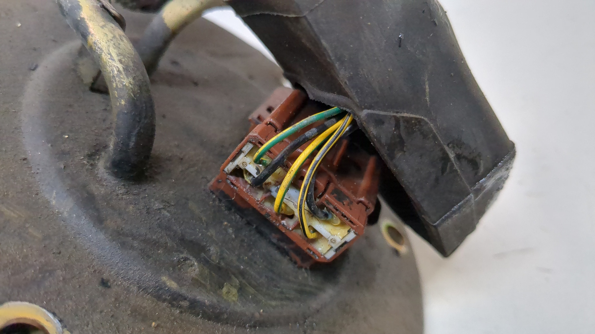 Насос топливный электрический