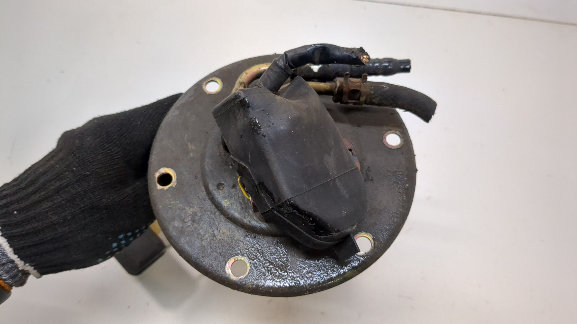 Насос топливный электрический