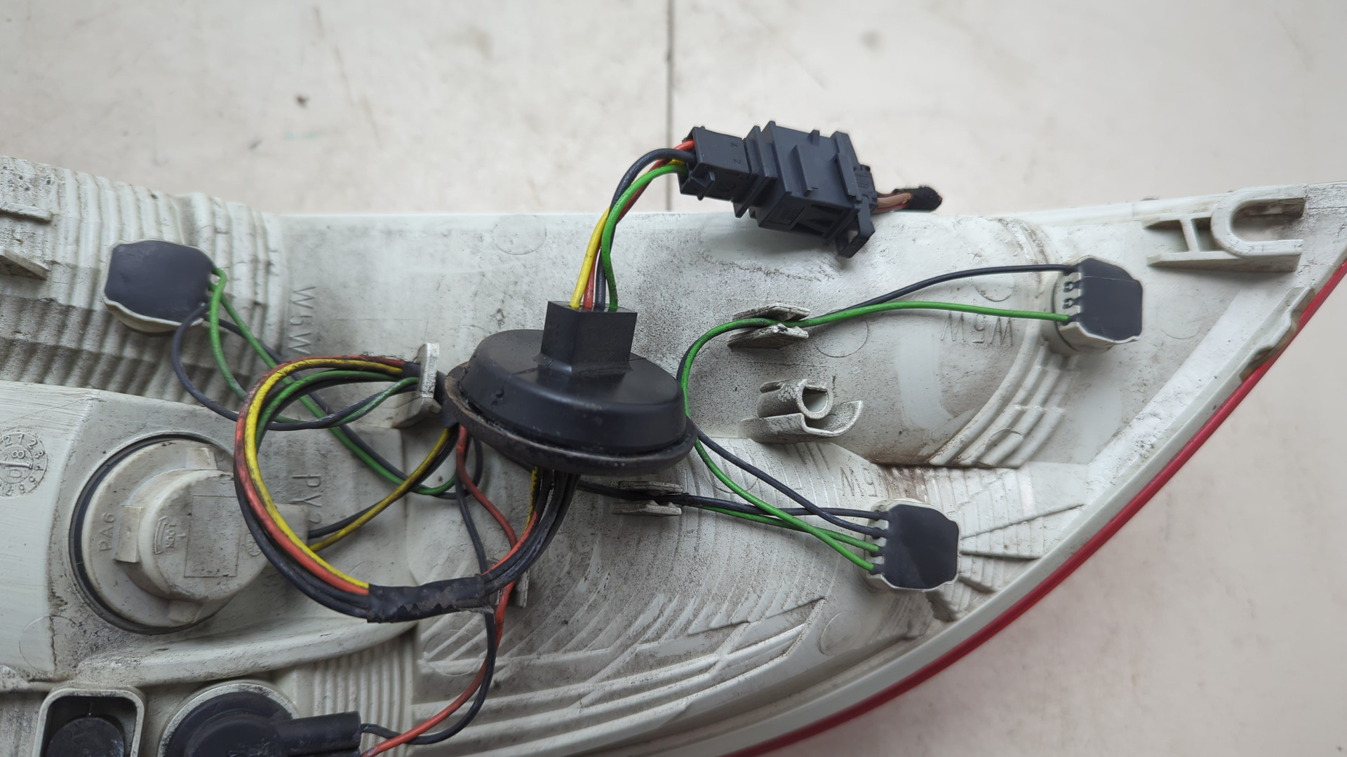 Фонарь задний правый