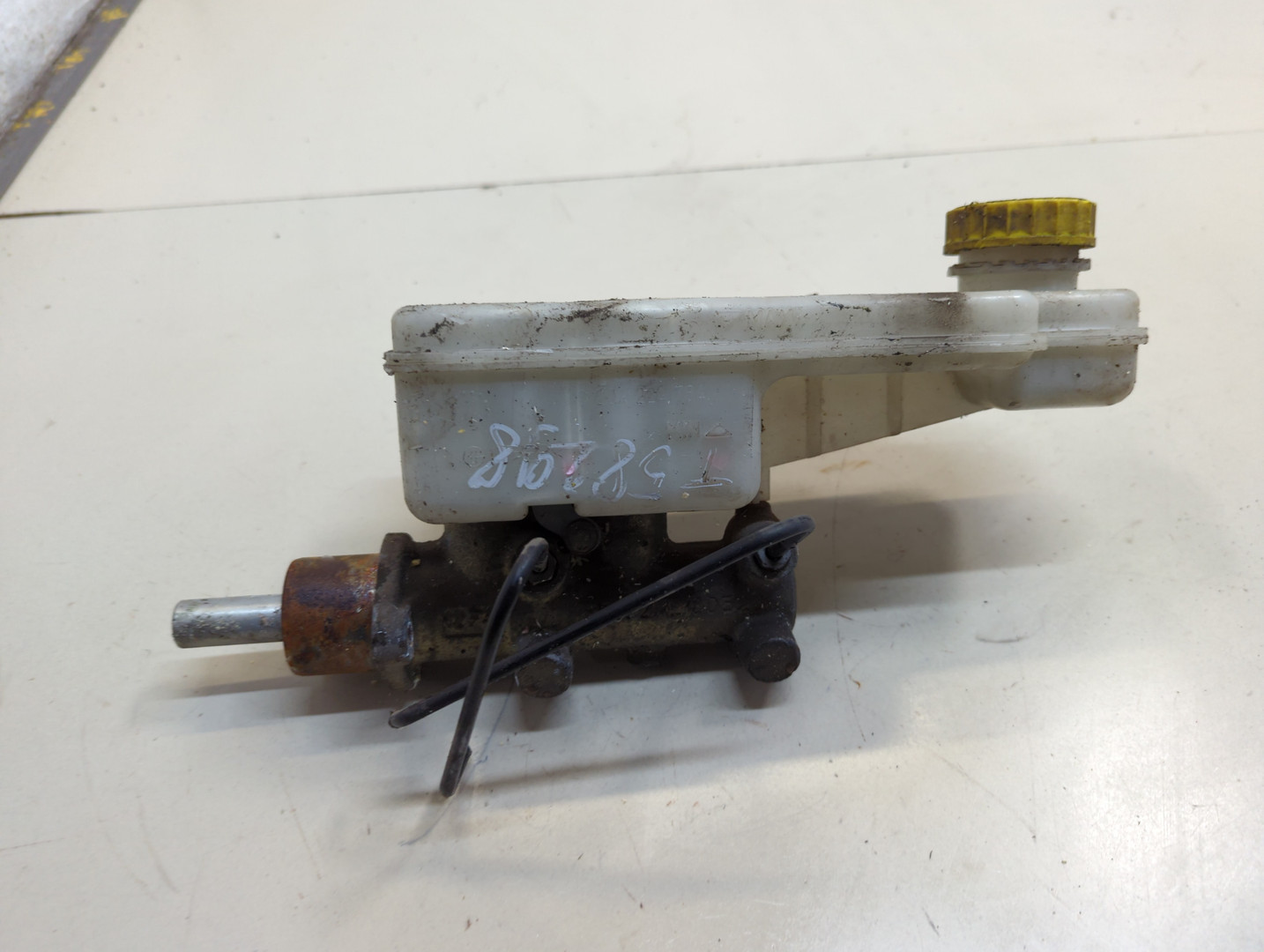 Цилиндр тормозной главный