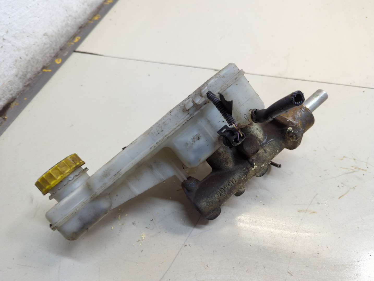 Цилиндр тормозной главный