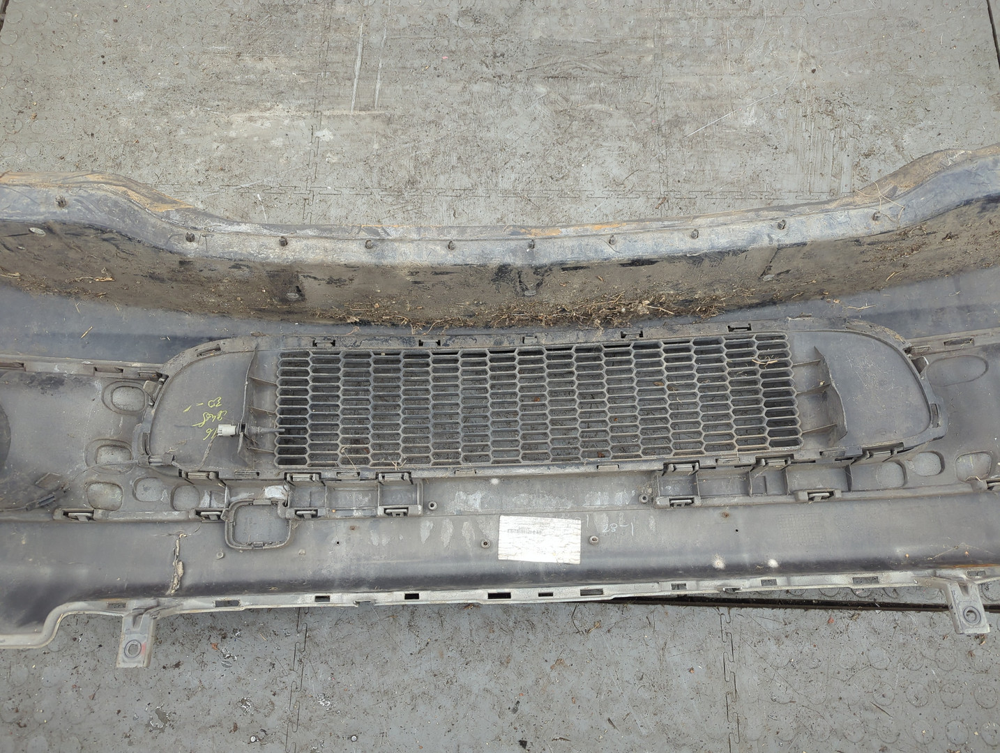 Бампер передний