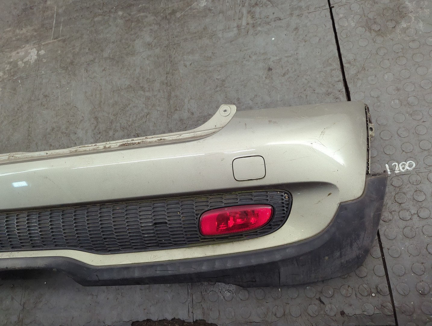 Бампер задний