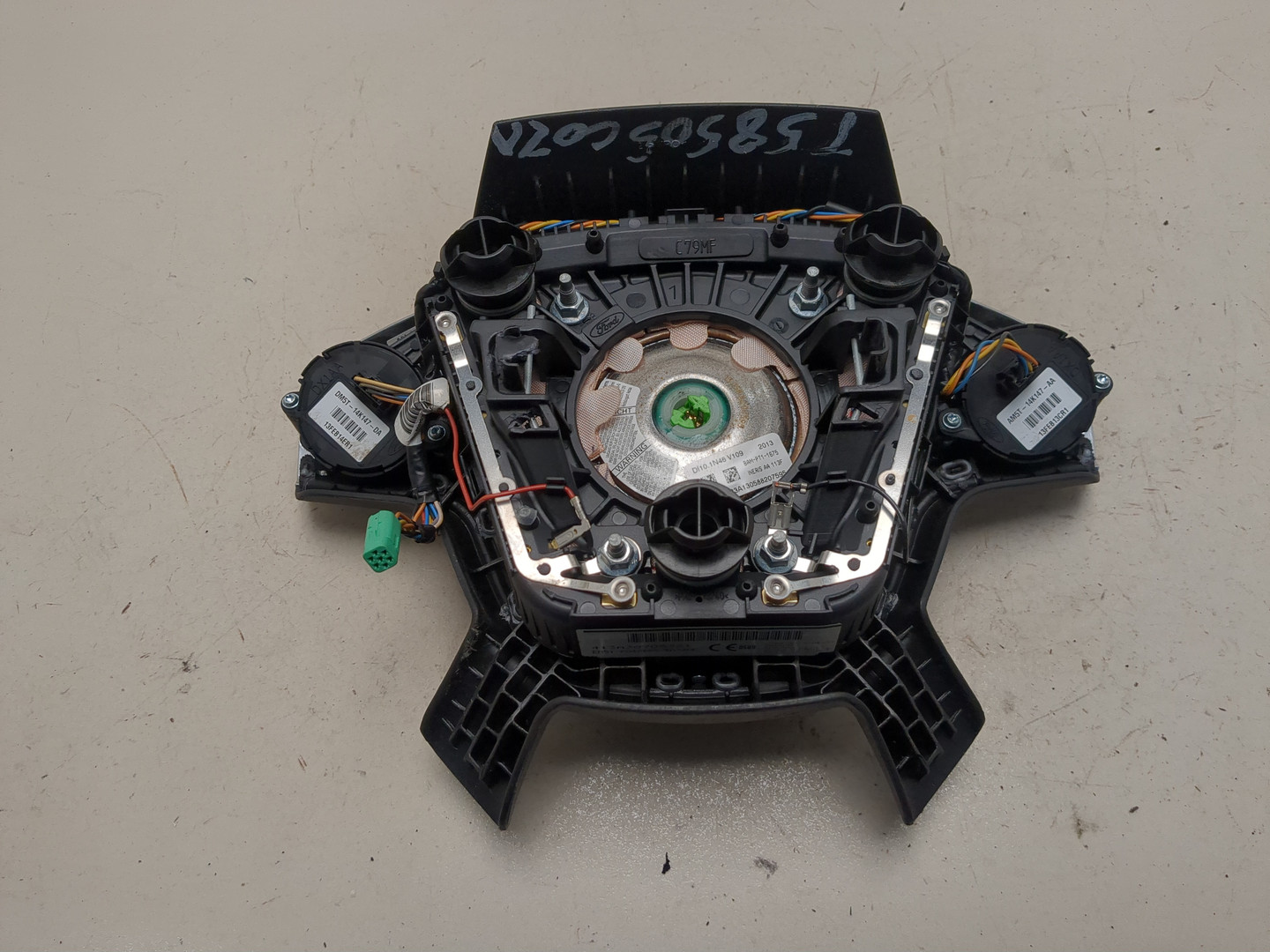 Подушка безопасности в рулевое колесо