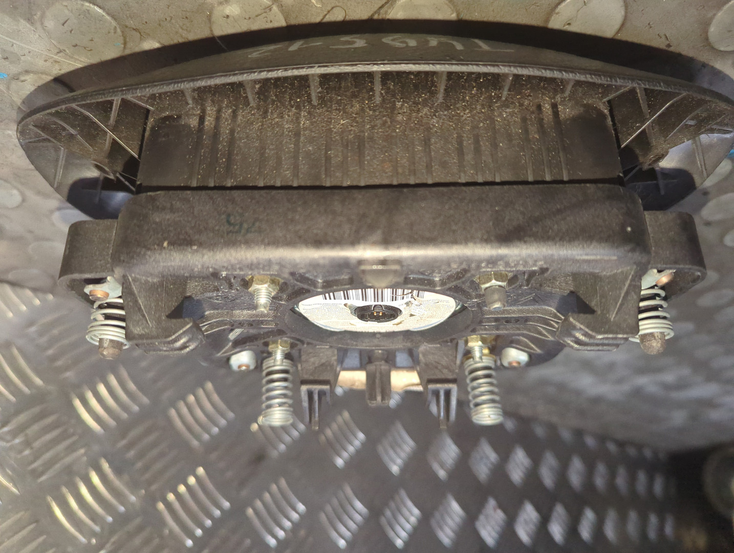 Подушка безопасности в рулевое колесо