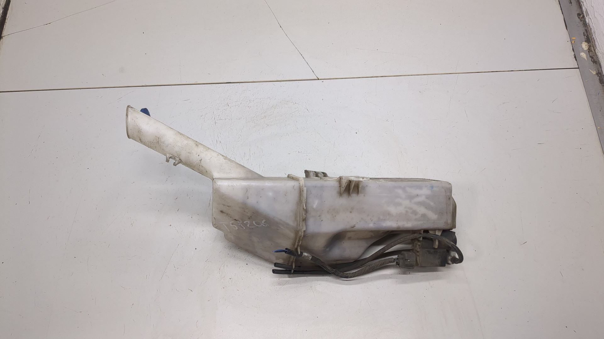 Бачок омывателя лобового стекла