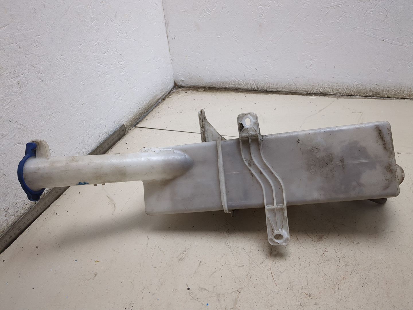 Бачок омывателя лобового стекла