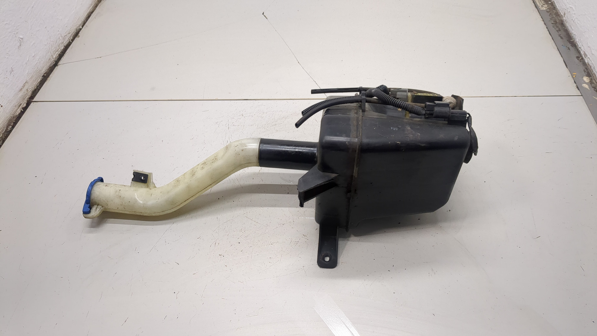 Бачок омывателя лобового стекла