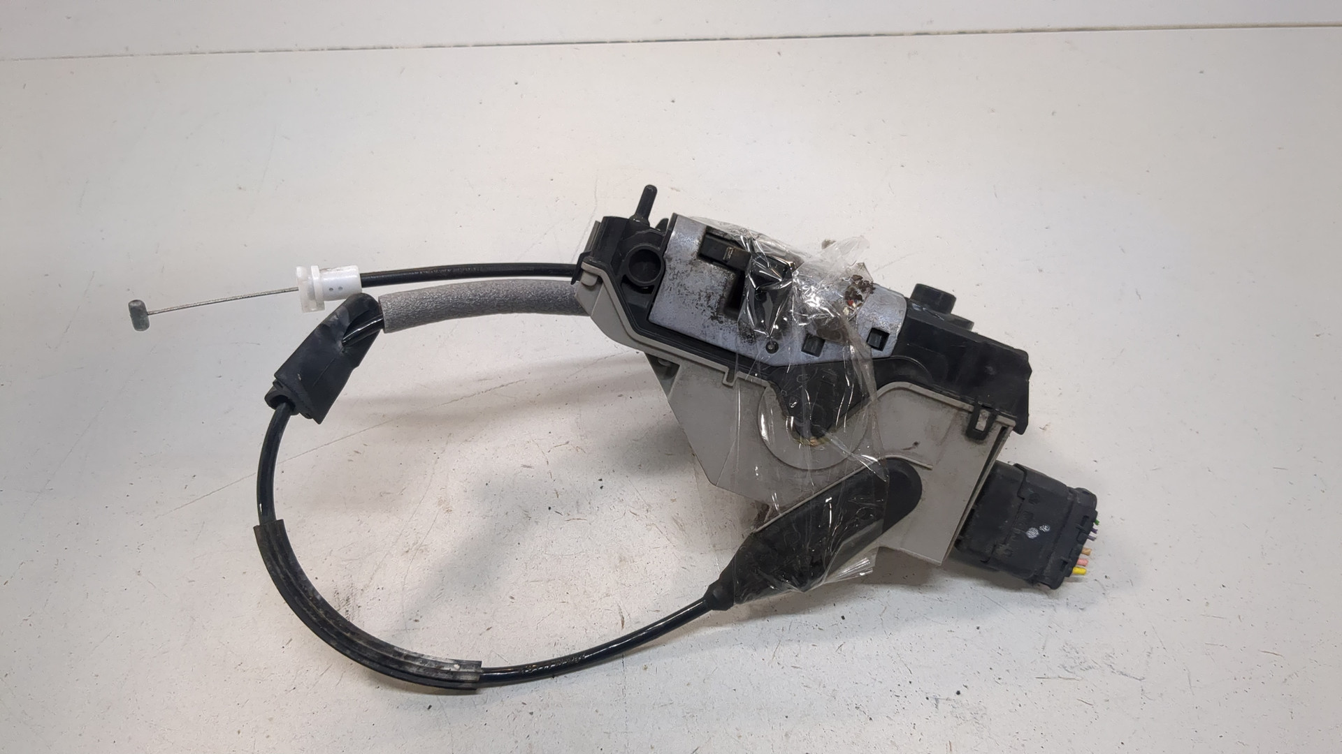 Замок двери задней правой