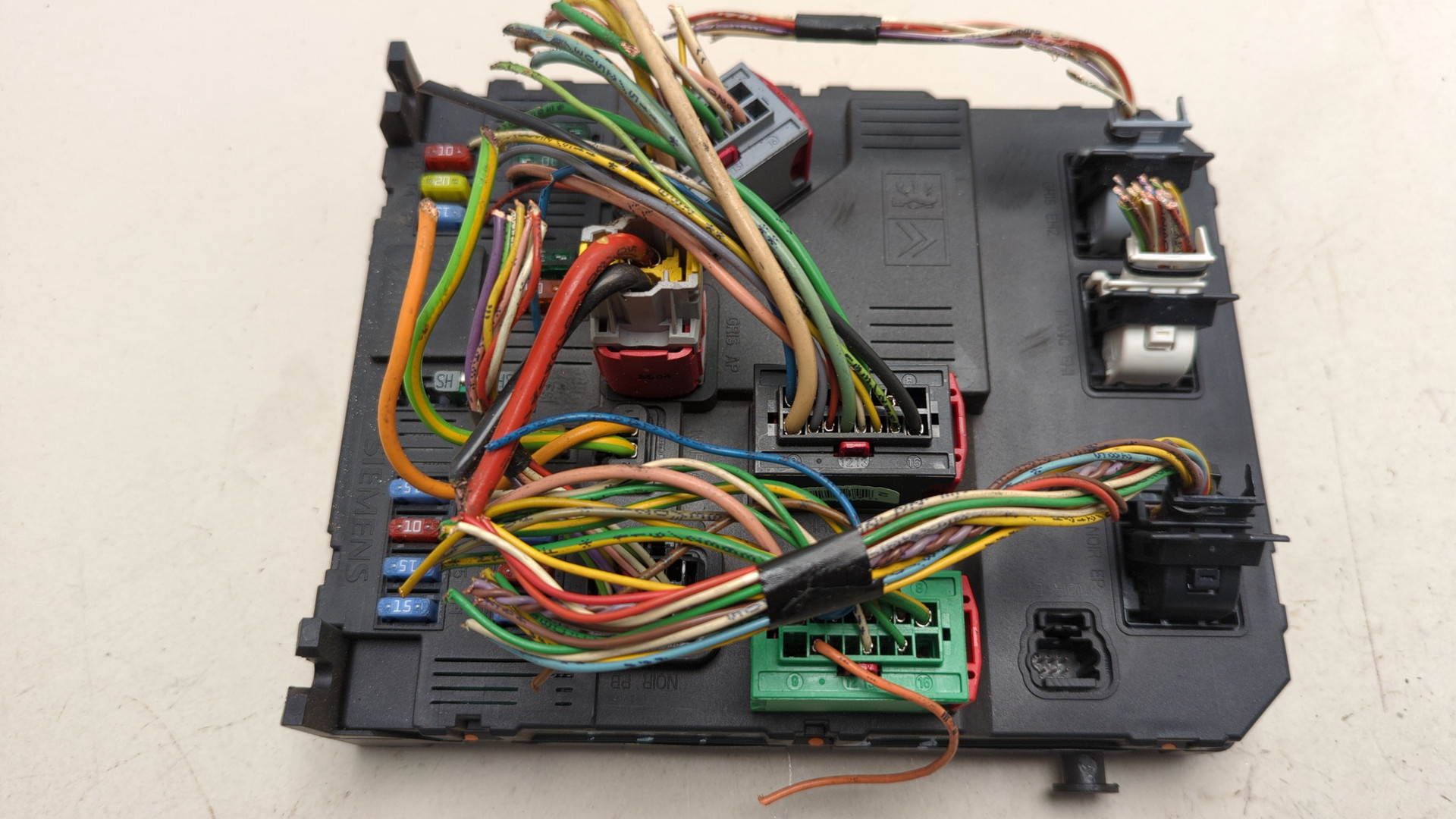 Блок предохранителей