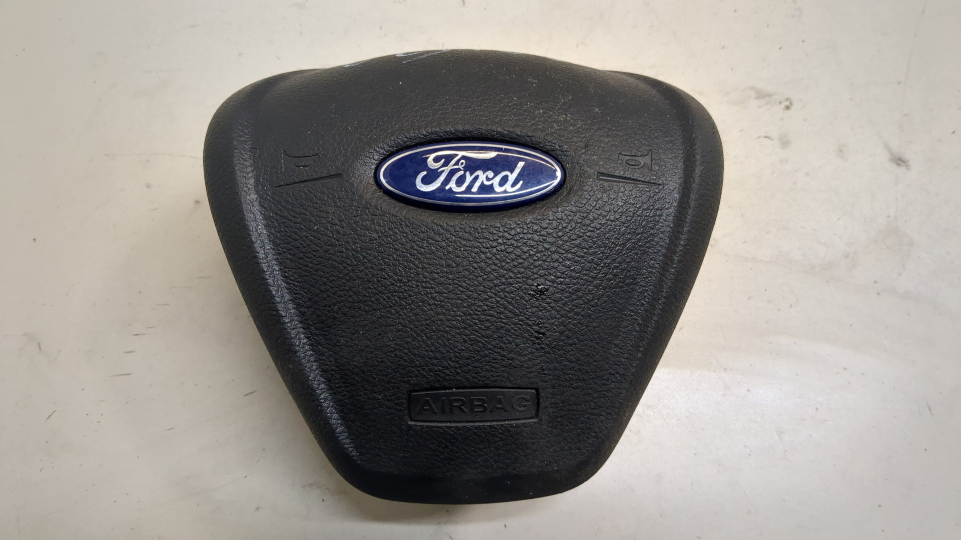 Подушка безопасности в рулевое колесо